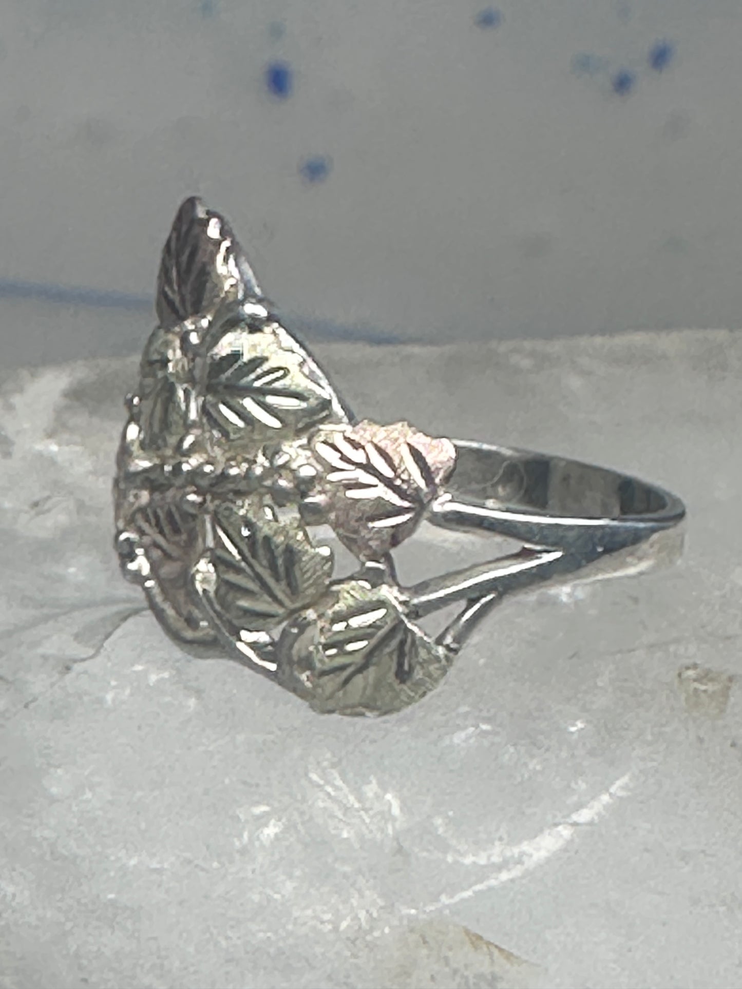 Black Hills Gold ring leaves band size 8.7 sterling silver women