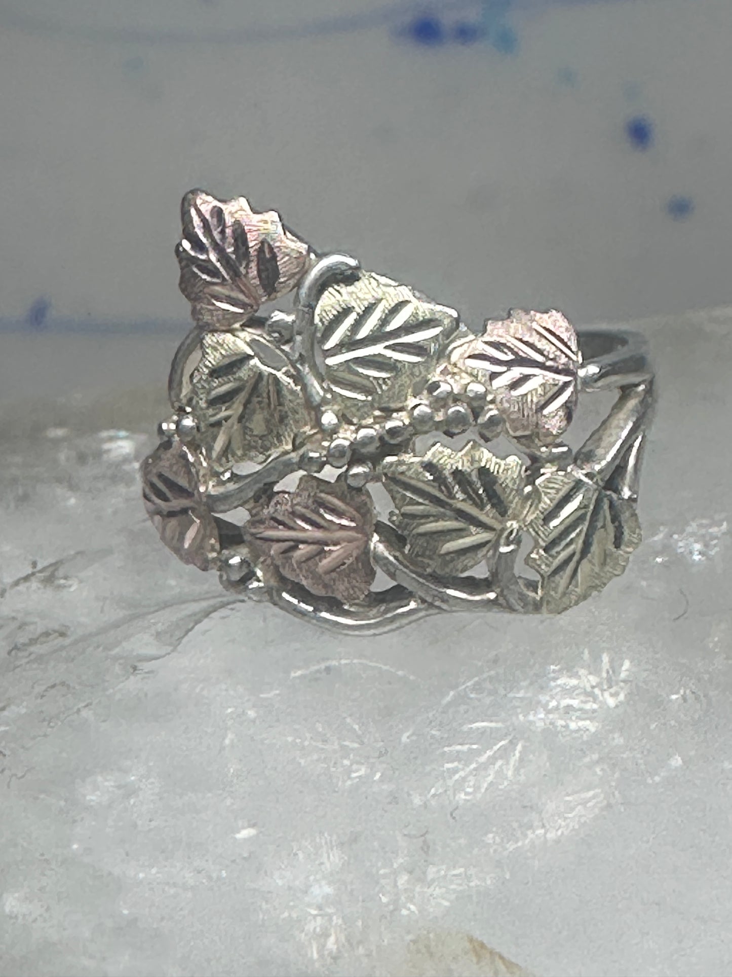 Black Hills Gold ring leaves band size 8.7 sterling silver women