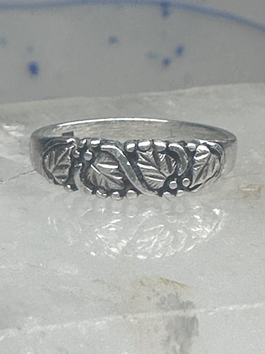 Black Hills Gold ring slender leaves pinky band size 5.75 sterling silver women
