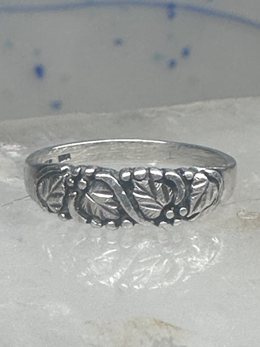 Black Hills Gold ring slender leaves pinky band size 5.75 sterling silver women