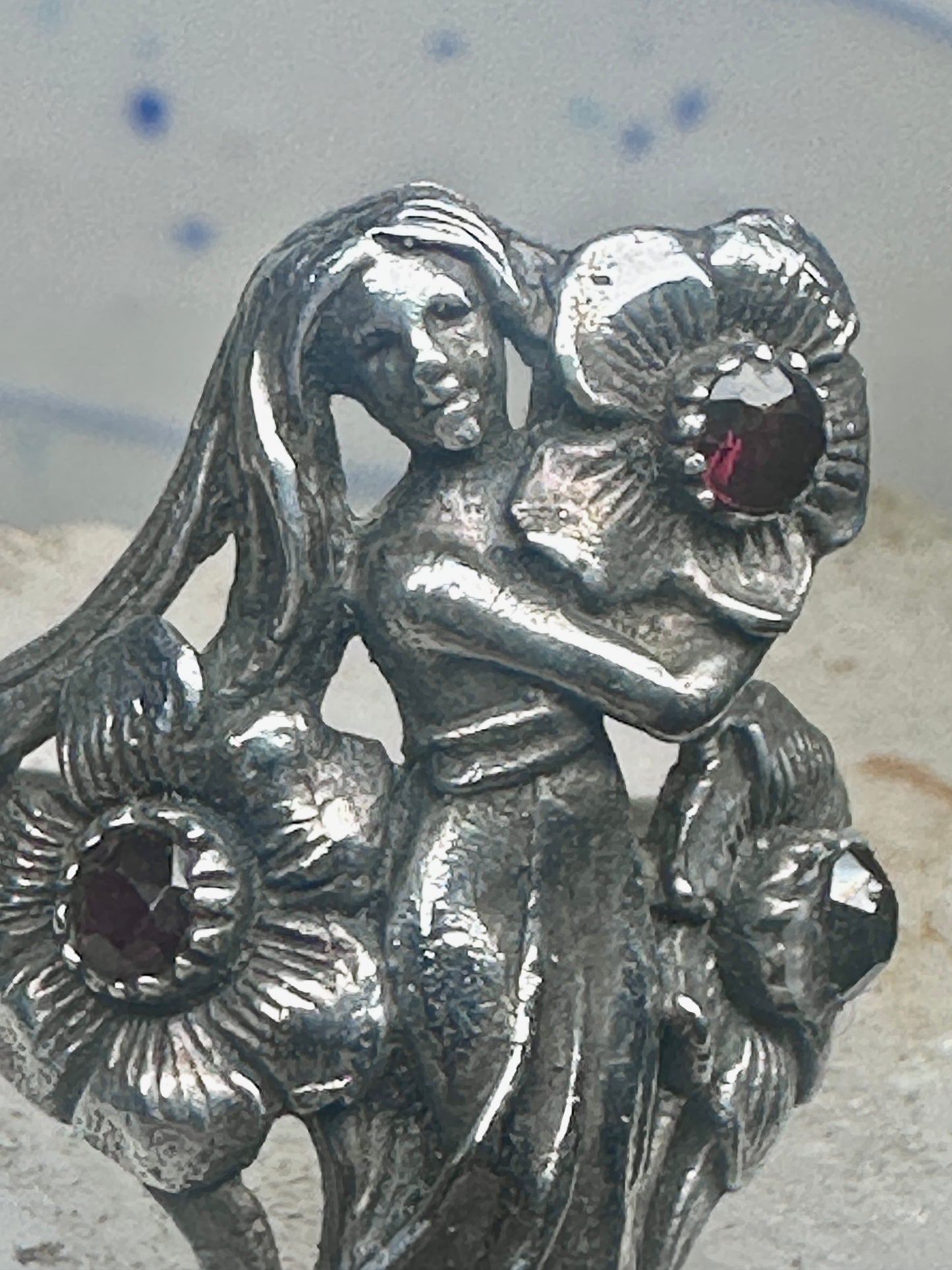 Vintage figurative lady flower band ring size 9.50 sterling silver women