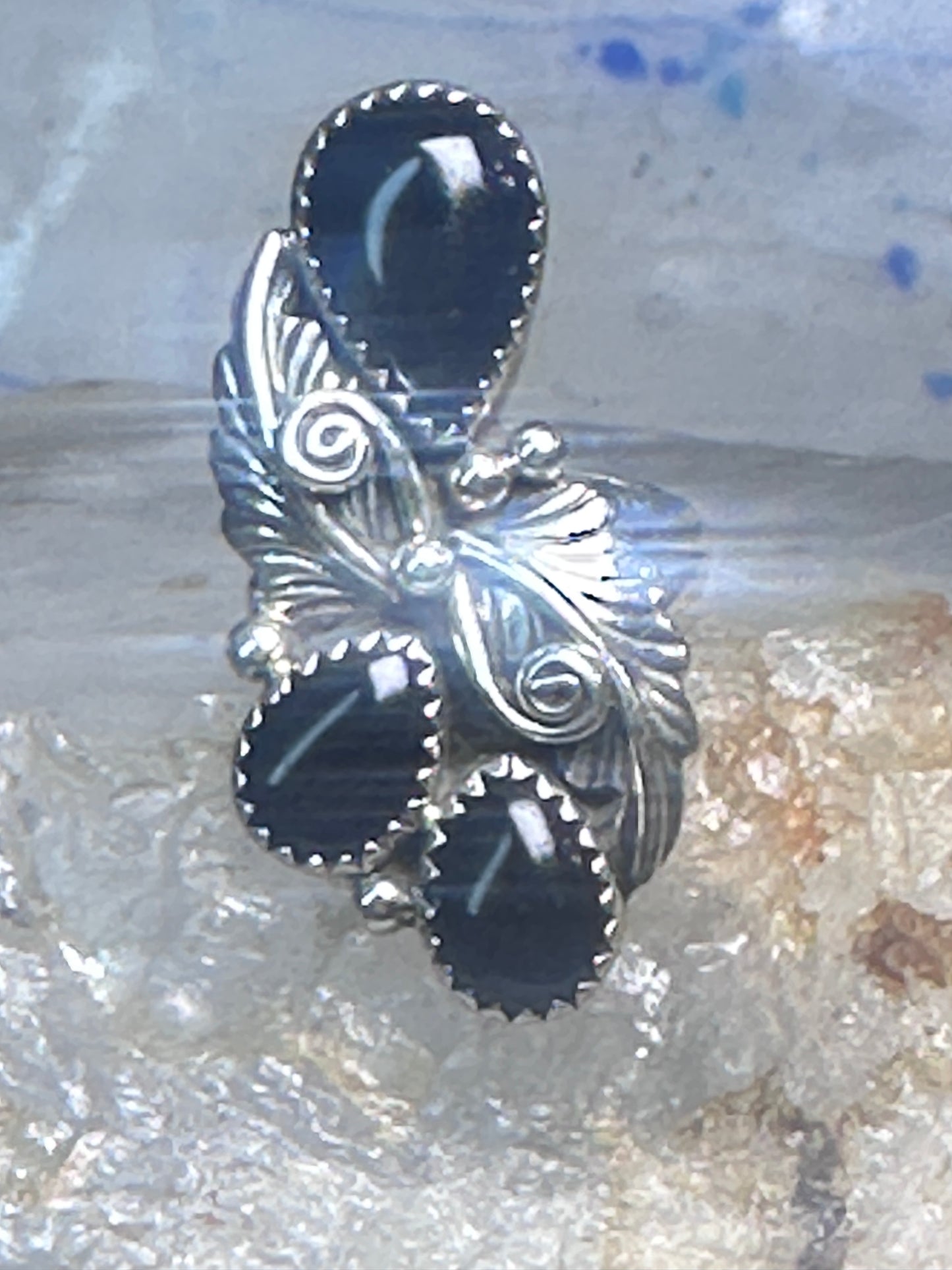 Vintage onyx ring Navajo size 5.5 feathers leaves Sterling silver women