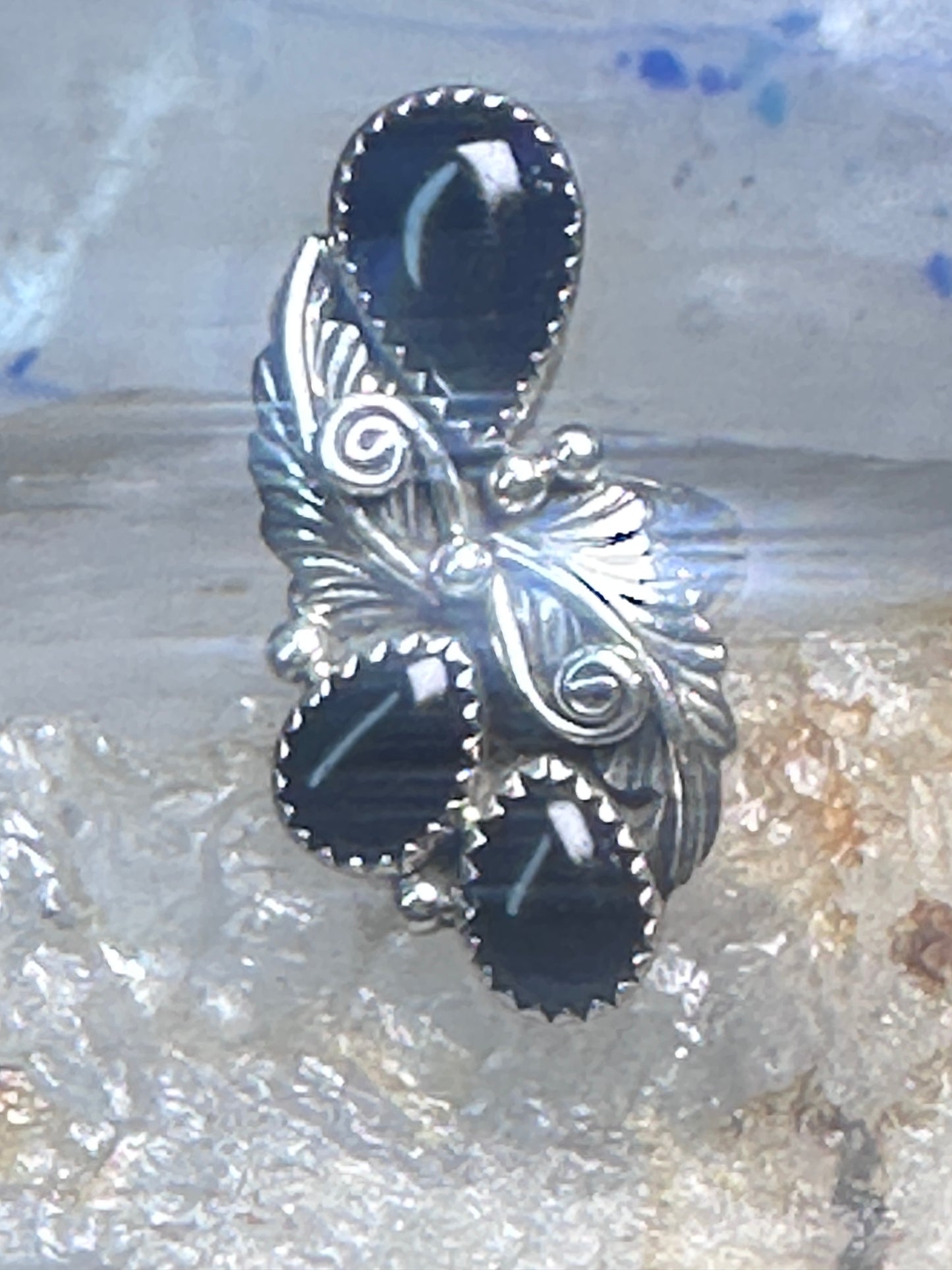 Vintage onyx ring Navajo size 5.5 feathers leaves Sterling silver women