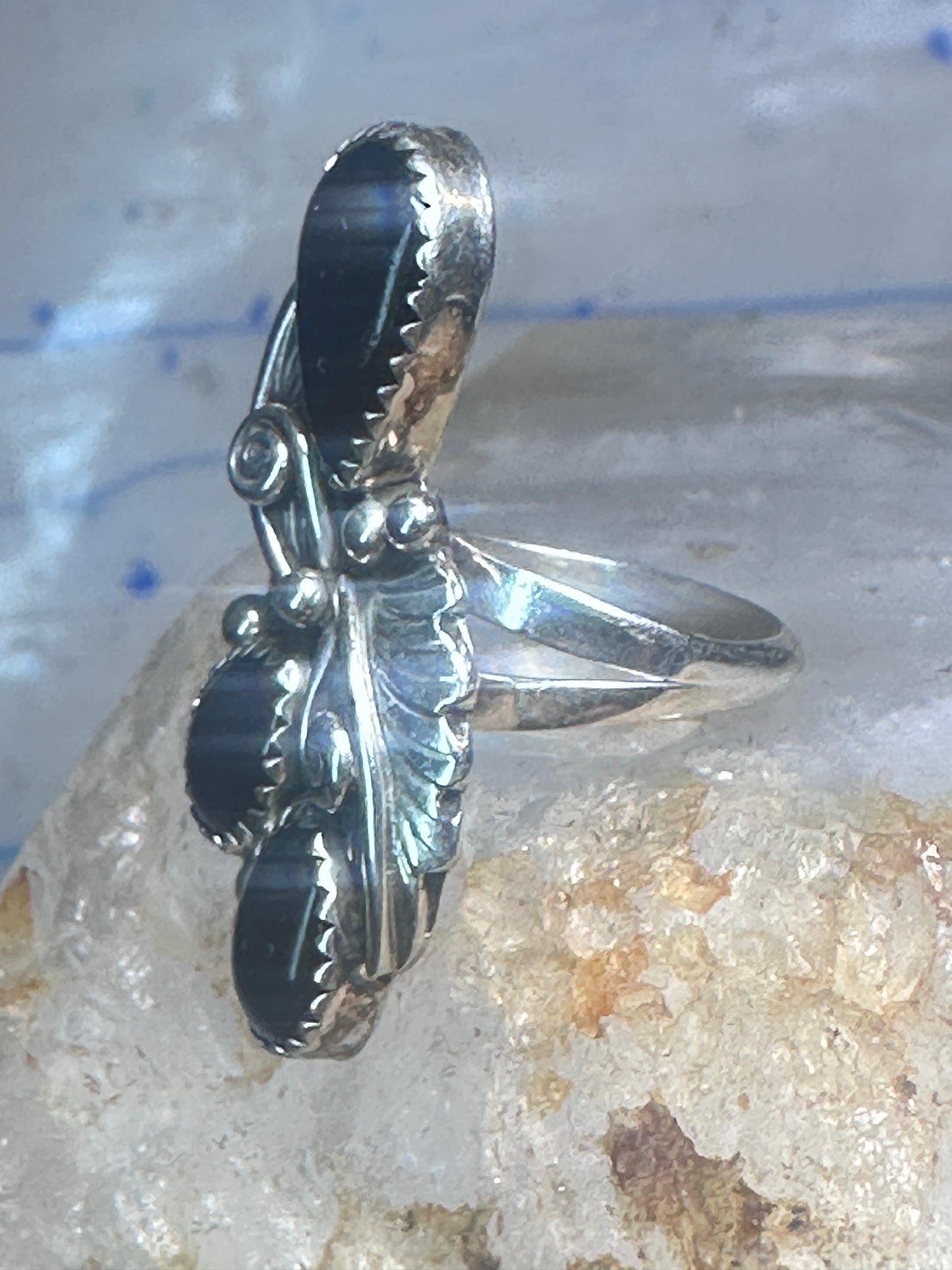 Vintage onyx ring Navajo size 5.5 feathers leaves Sterling silver women