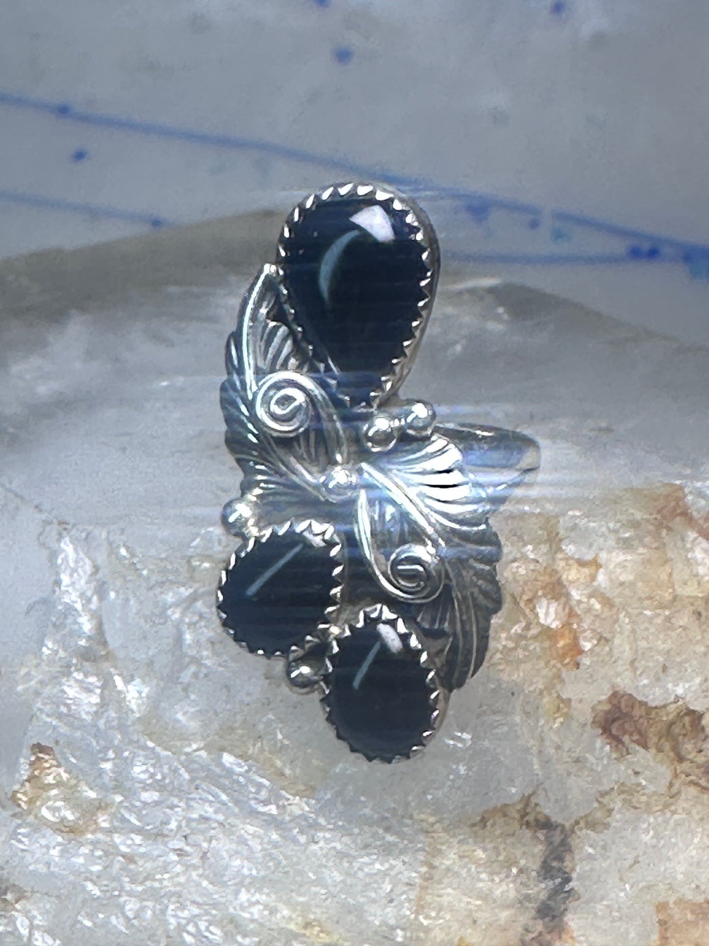Vintage onyx ring Navajo size 5.5 feathers leaves Sterling silver women