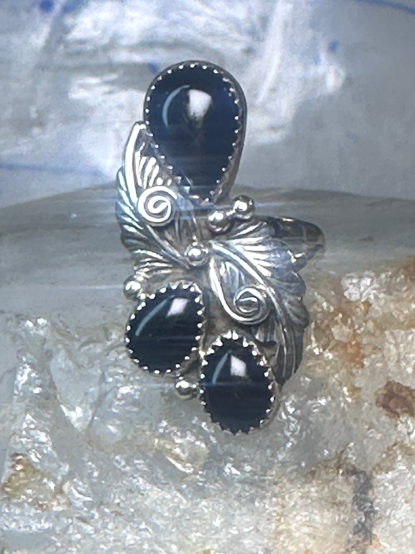 Vintage onyx ring Navajo size 5.5 feathers leaves Sterling silver women