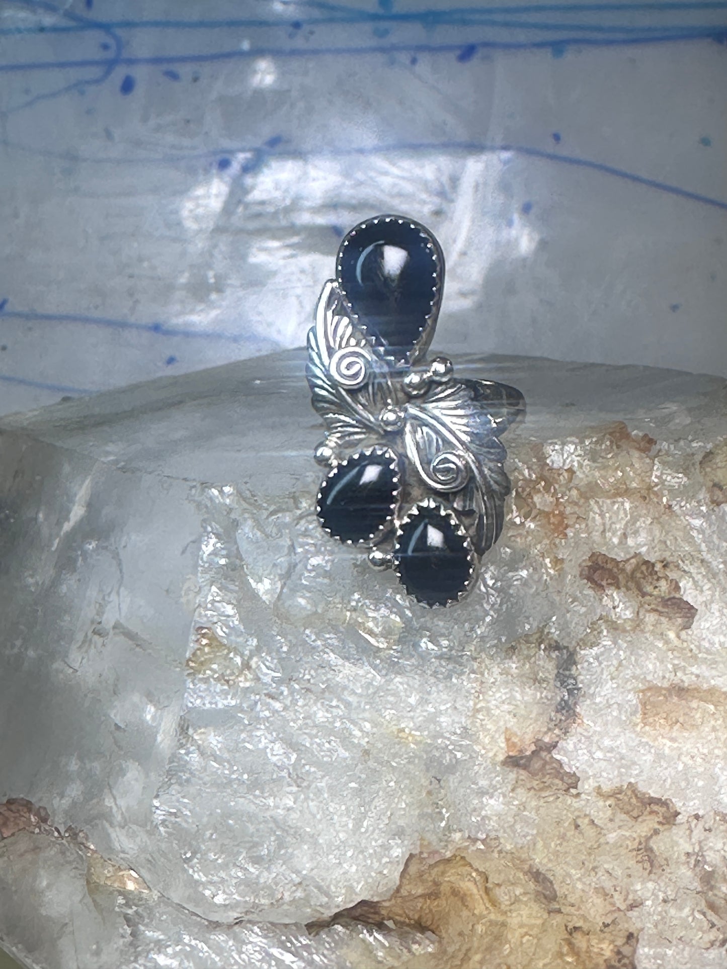 Vintage onyx ring Navajo size 5.5 feathers leaves Sterling silver women