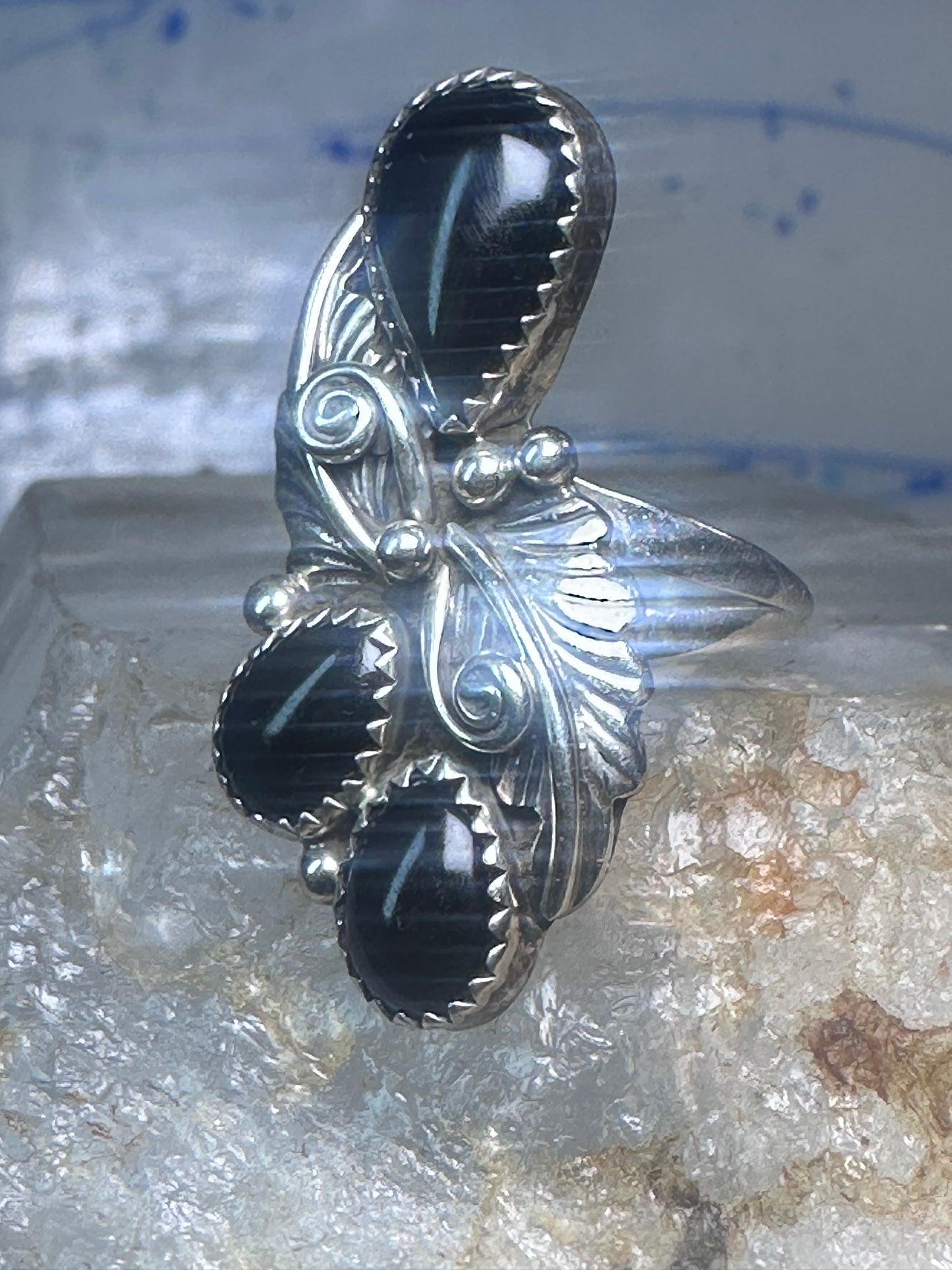 Vintage onyx ring Navajo size 5.5 feathers leaves Sterling silver women