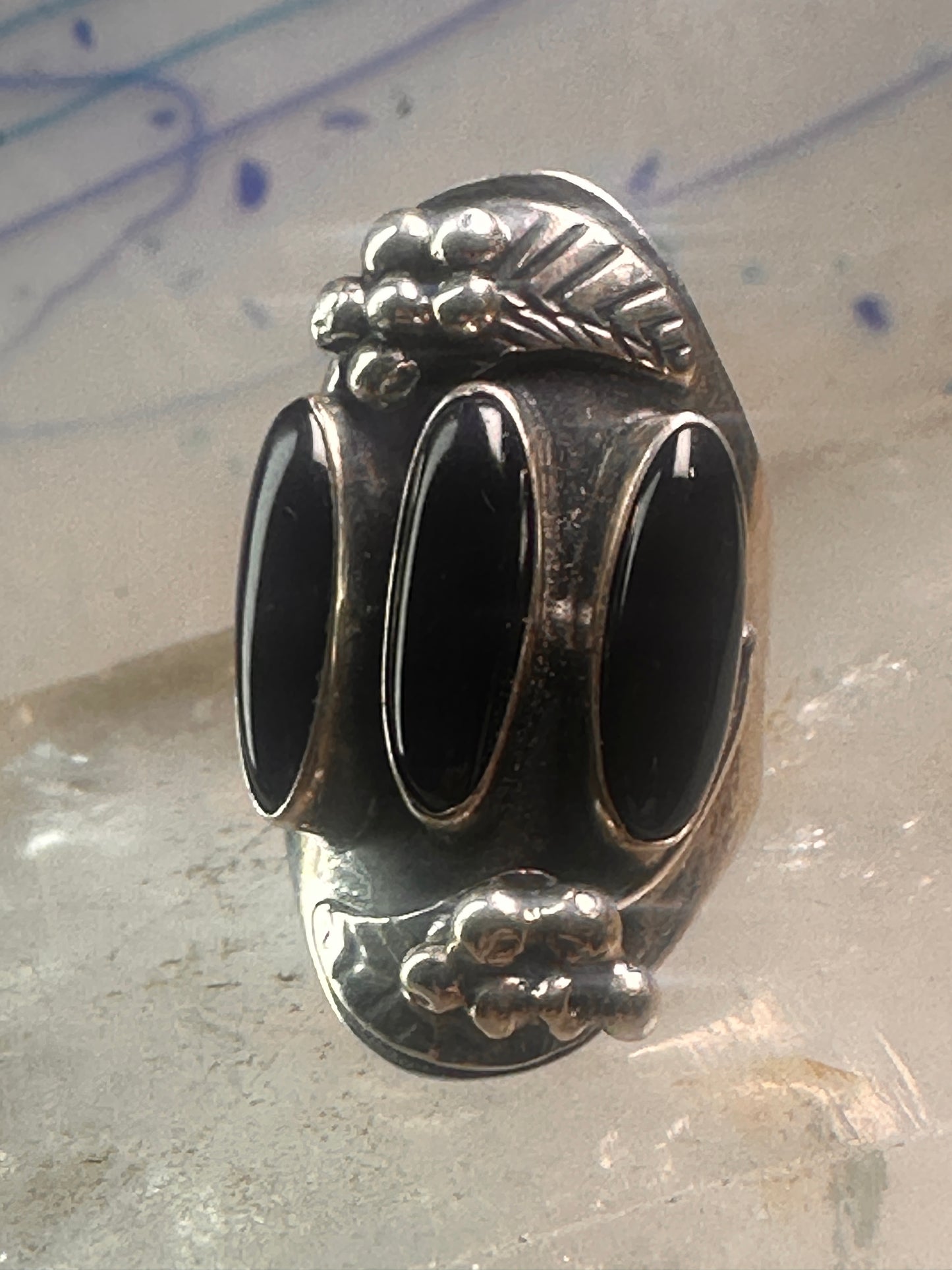 Vintage onyx ring leaf southwest long cigar band size 7 Sterling silver women signed M