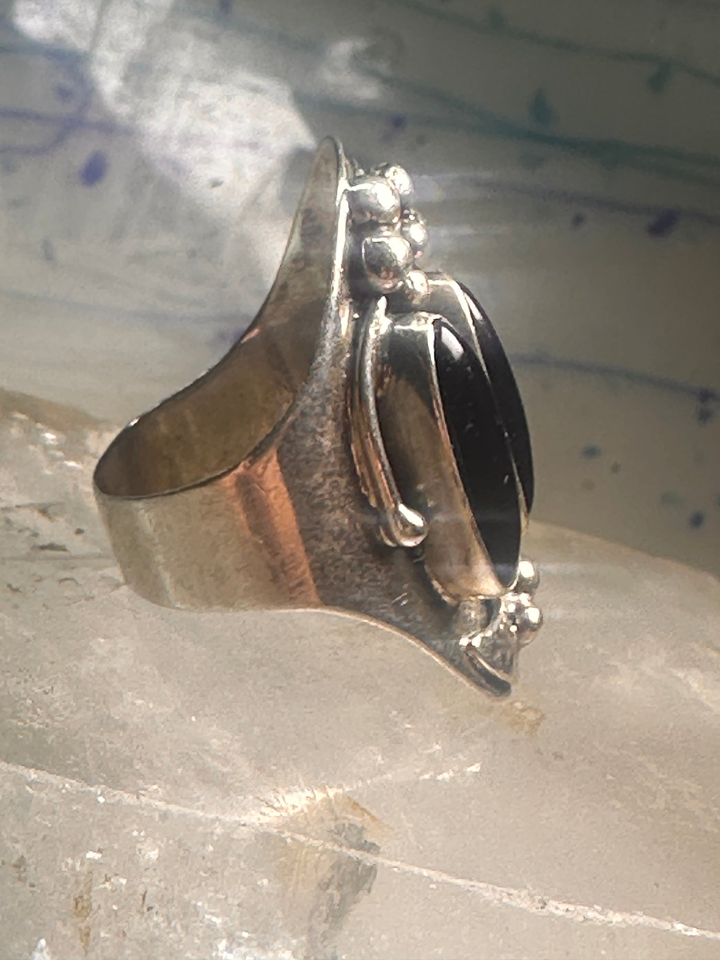 Vintage onyx ring leaf southwest long cigar band size 7 Sterling silver women signed M