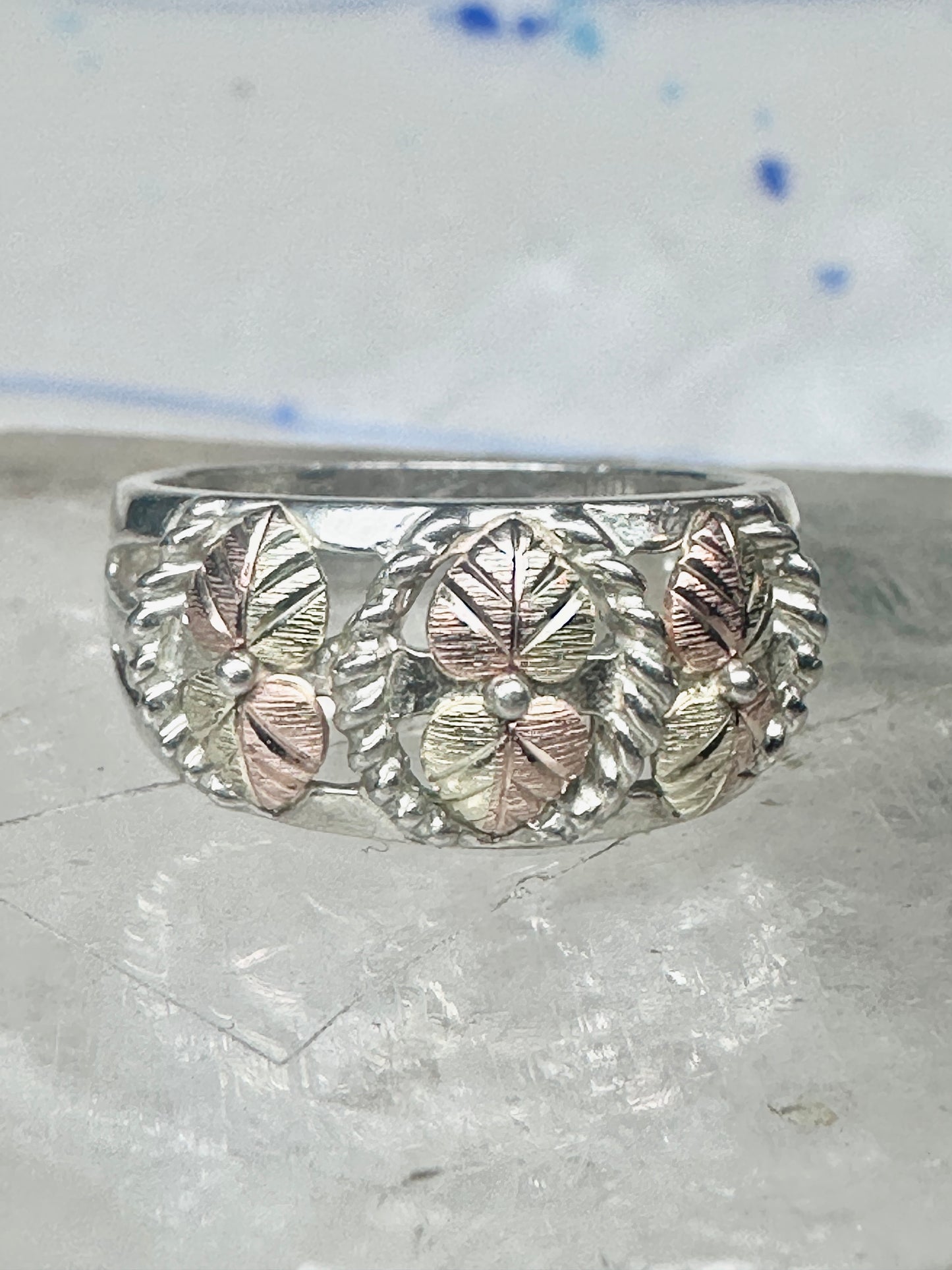Black Hills gold ring leaves wedding band size 7.5 sterling silver women men