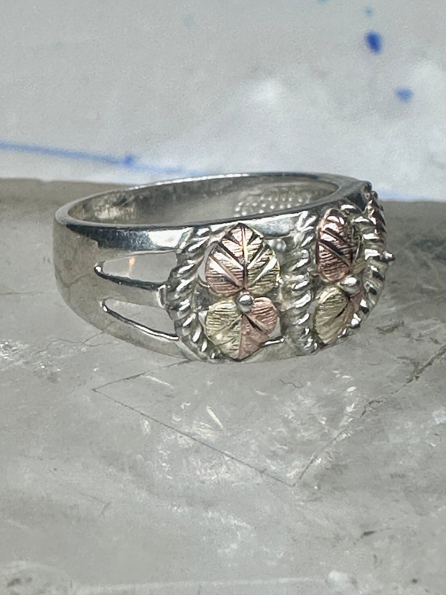 Black Hills gold ring leaves wedding band size 7.5 sterling silver women men