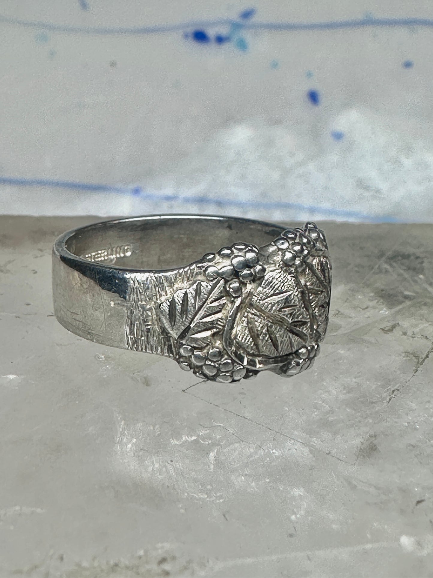 Black Hills gold ring leaves wedding band size 7.5 sterling silver women men