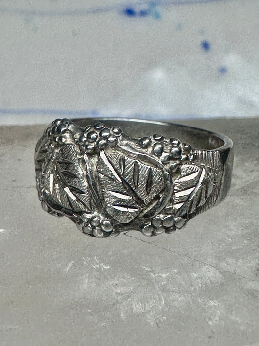 Black Hills gold ring leaves wedding band size 7.5 sterling silver women men