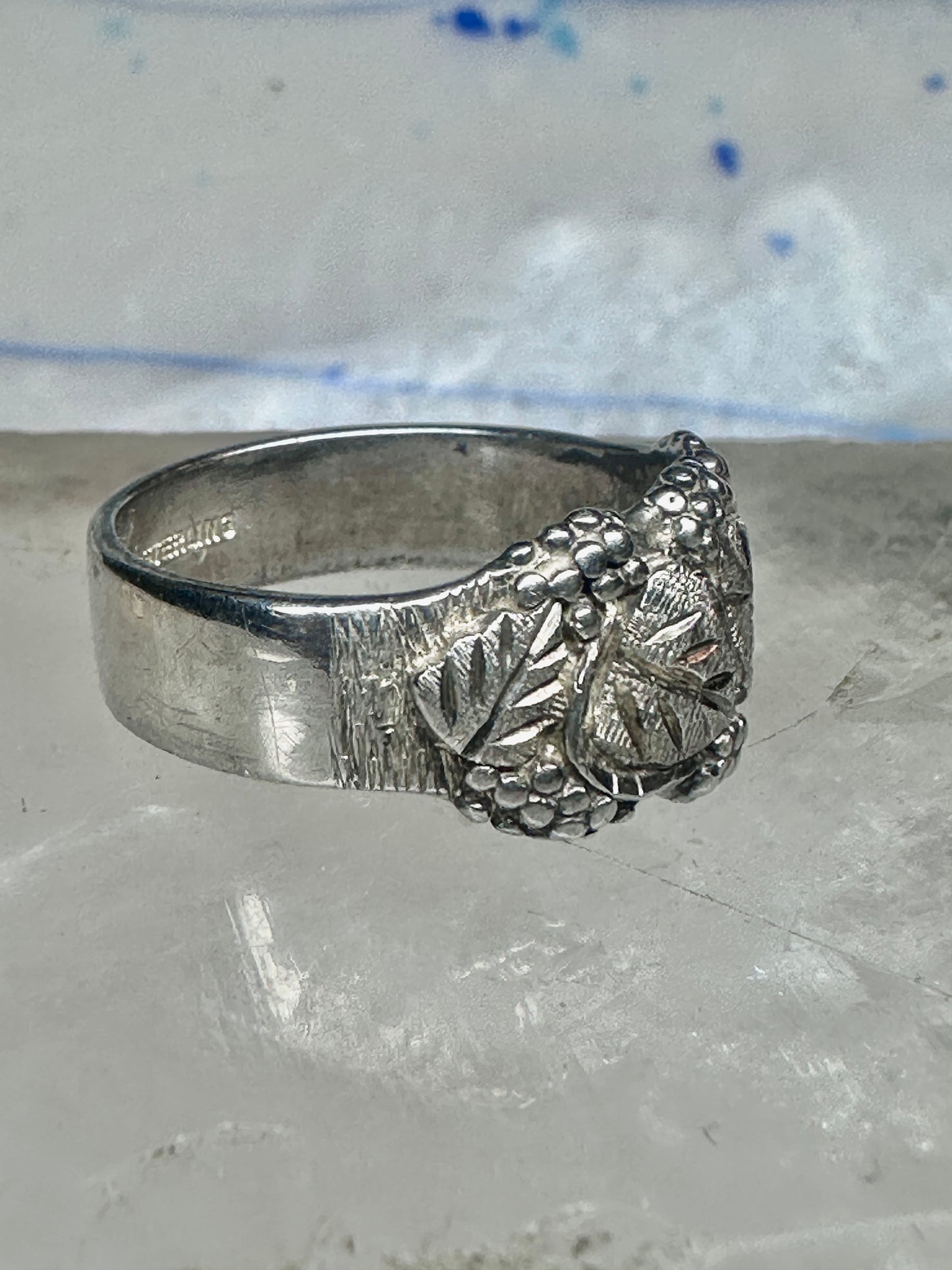 Black Hills gold ring leaves wedding band size 7.5 sterling silver women men