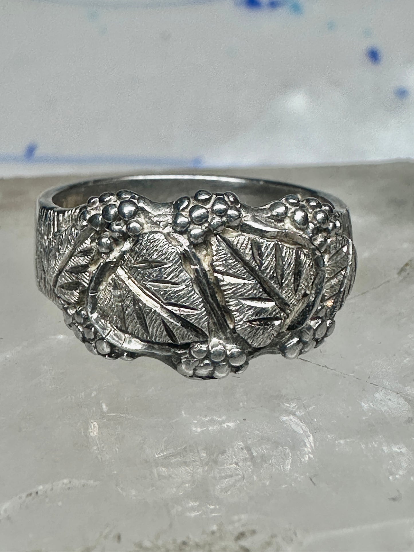 Black Hills gold ring leaves wedding band size 7.5 sterling silver women men