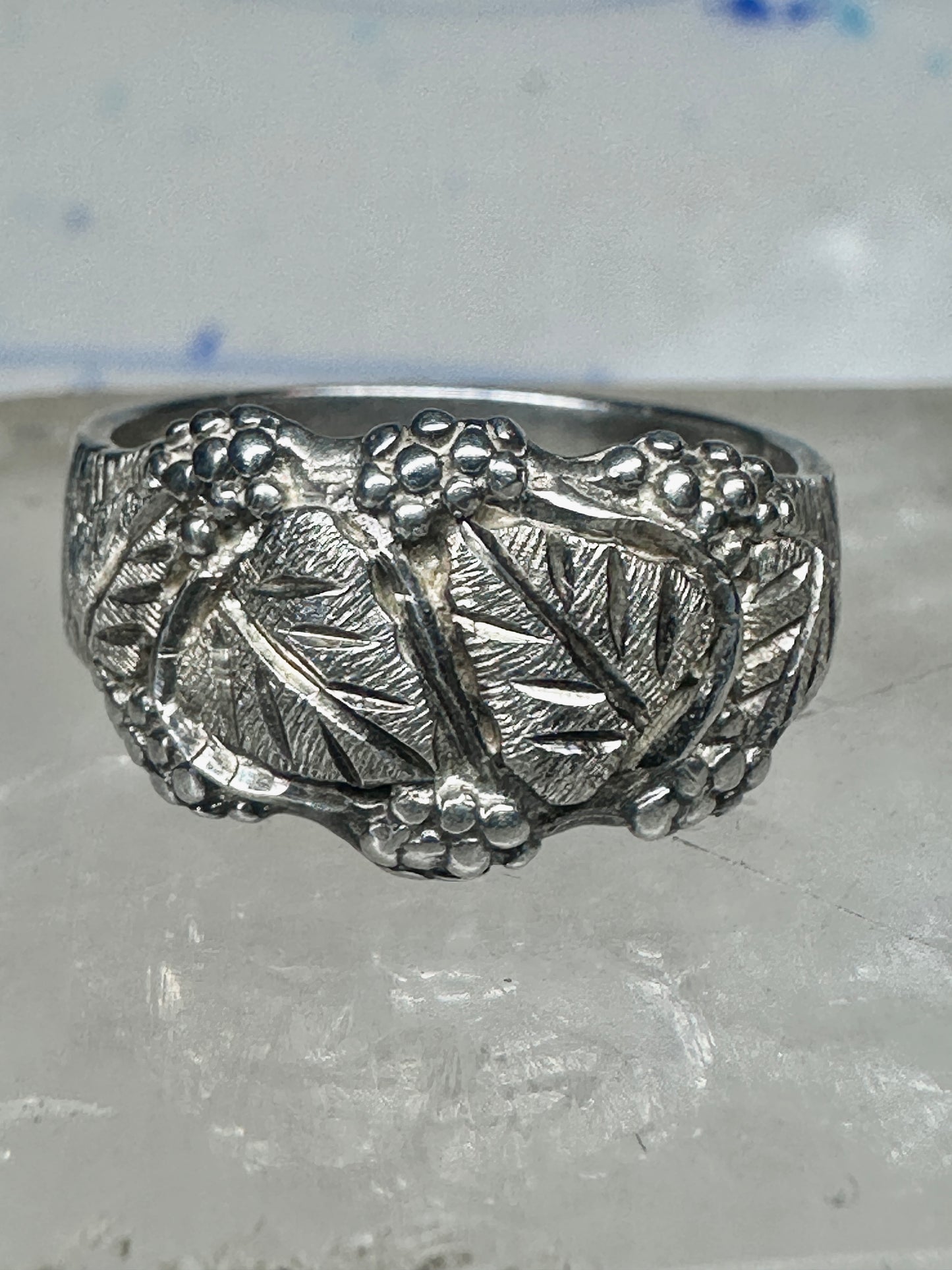 Black Hills gold ring leaves wedding band size 7.5 sterling silver women men