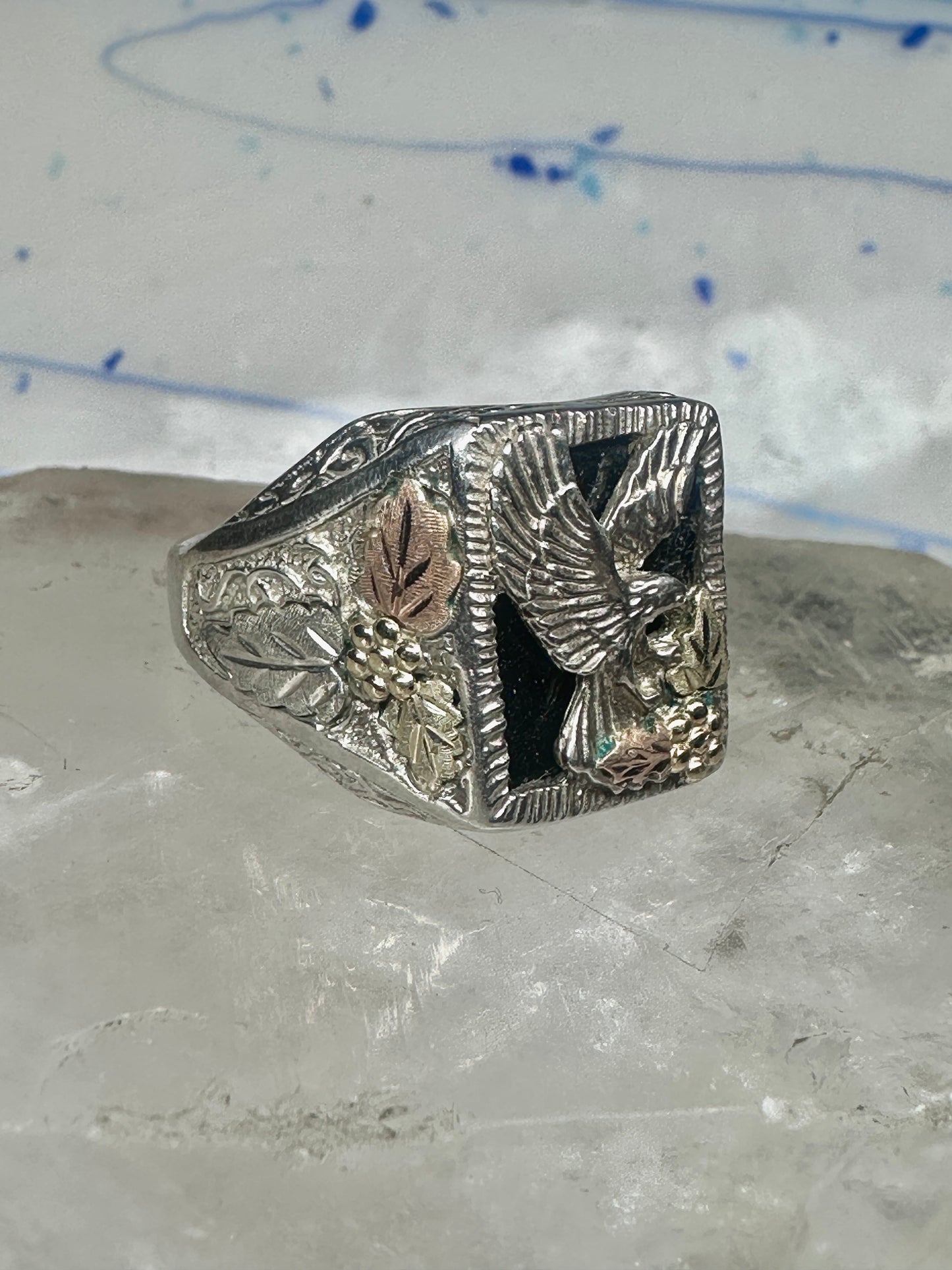Black Hills Gold ring Eagle onyx leaves band size 13 sterling silver women men