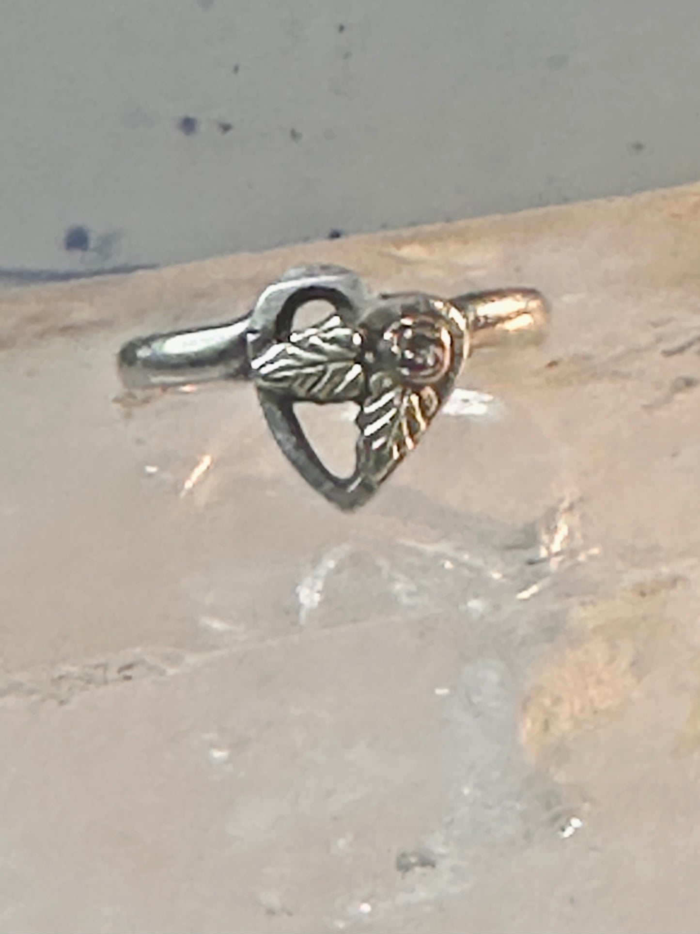 Black Hills Gold ring heart leaves band Valentine love ring size 6 Sterling silver women girls