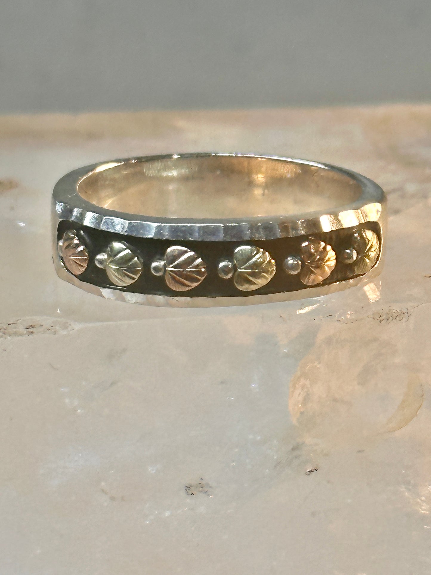 Black Hills Gold ring leaves wedding band love ring size 8 Sterling silver women men