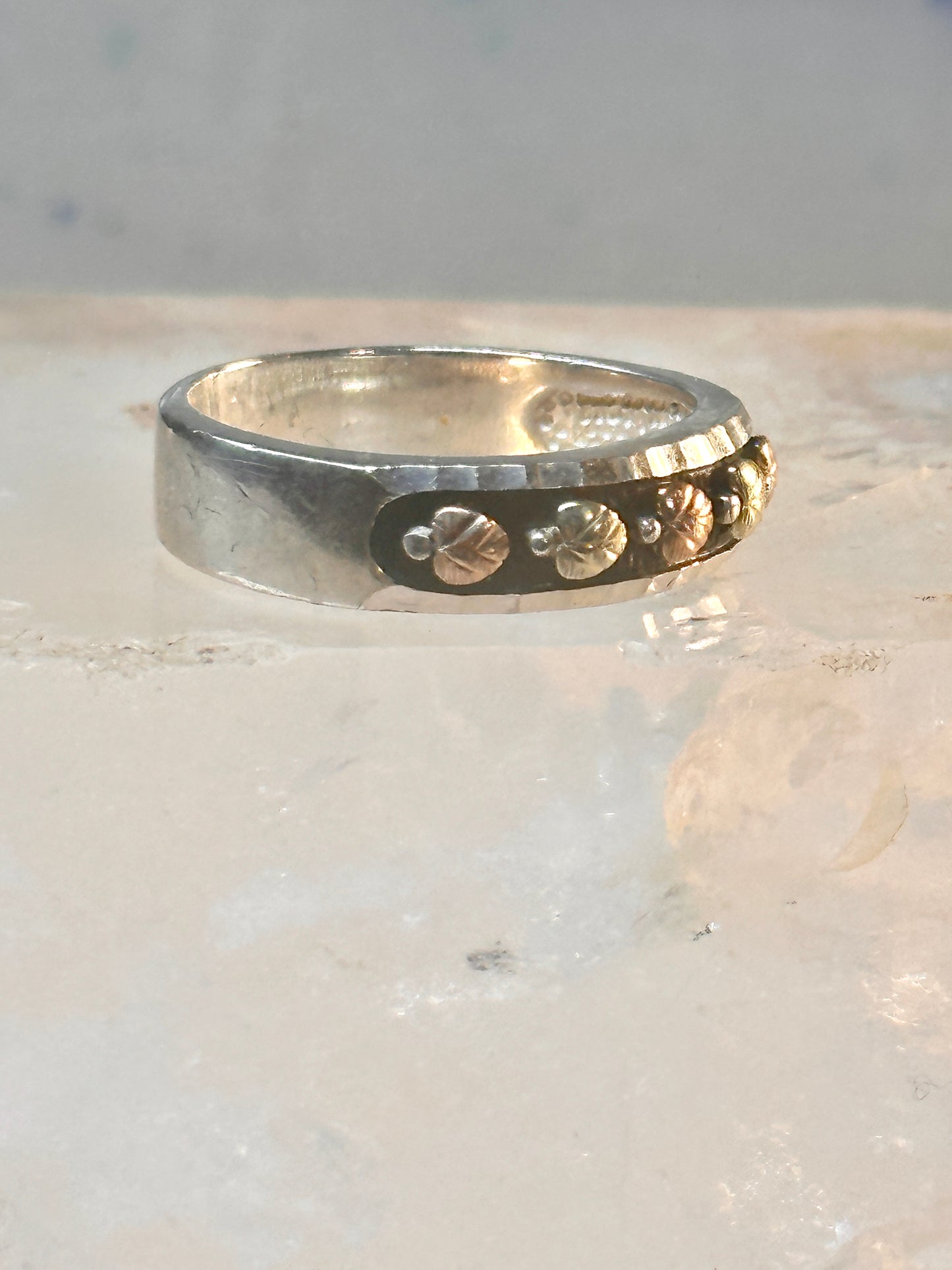 Black Hills Gold ring leaves wedding band love ring size 8 Sterling silver women men