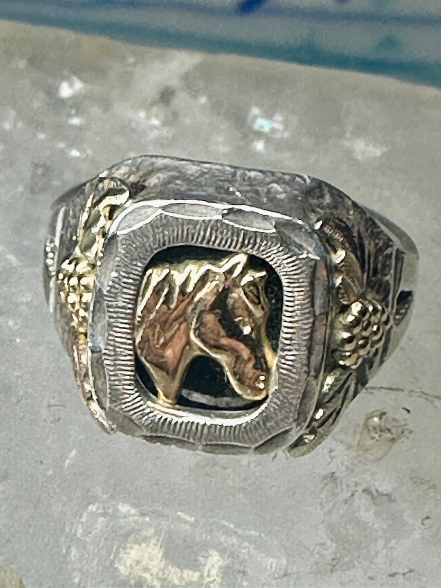 Black Hills Gold Ring onyx horse leaves cowgirl band sterling silver size 6 women