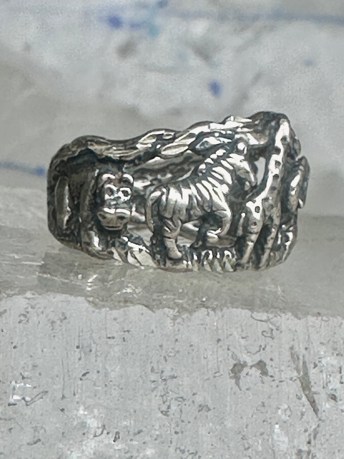 Animal ring Ted Ott Navajo size 5.5 Safari elephant giraffe horse zebra? hippo tiger sterling