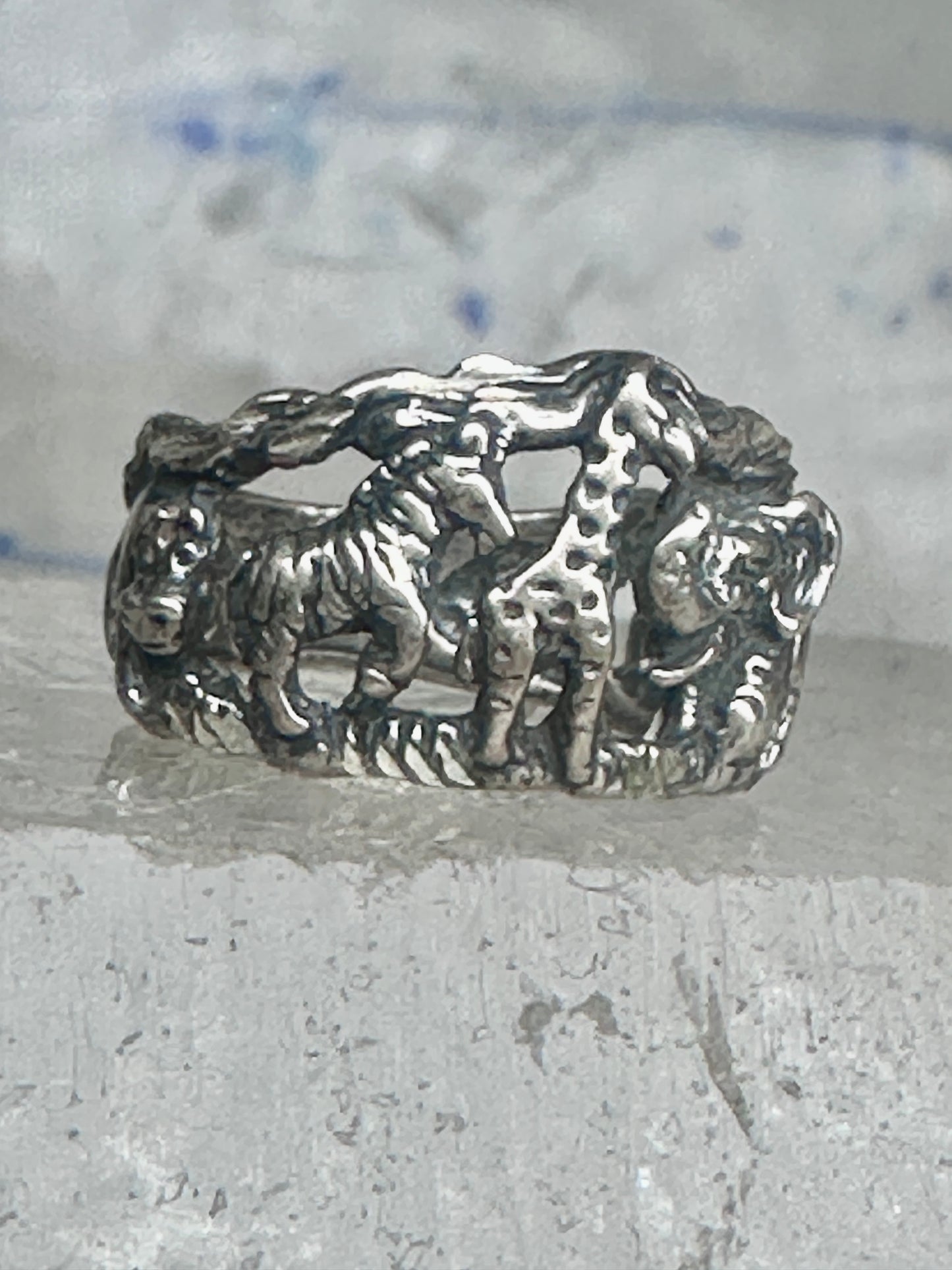 Animal ring Ted Ott Navajo size 5.5 Safari elephant giraffe horse zebra? hippo tiger sterling