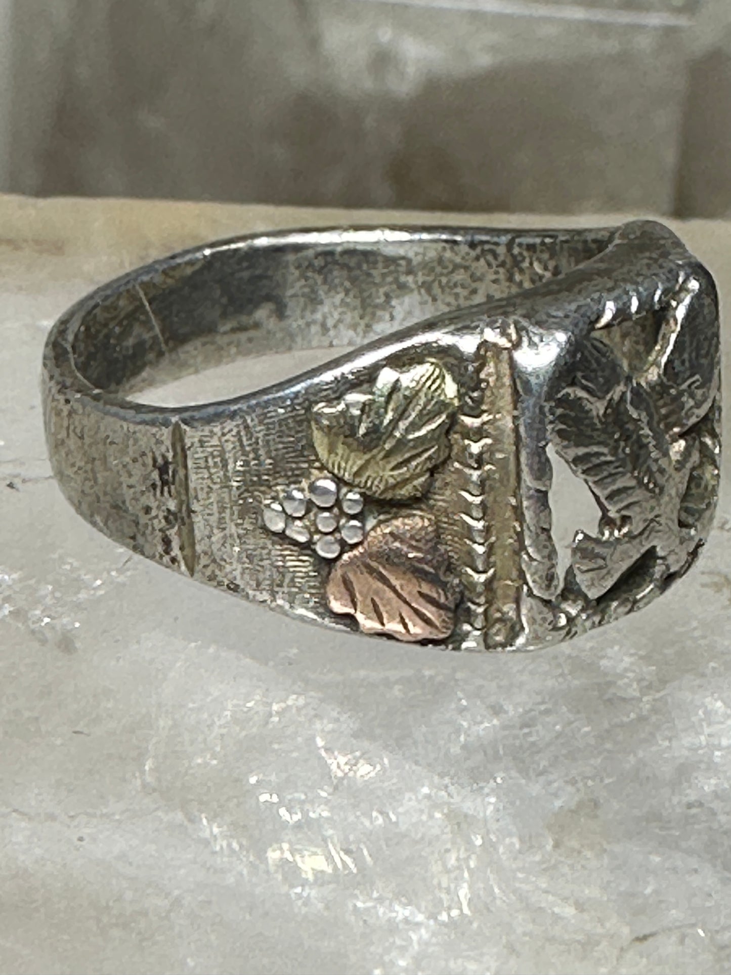 Black Hills Gold  ring Eagle leaves  size 8.75 sterling silver women men