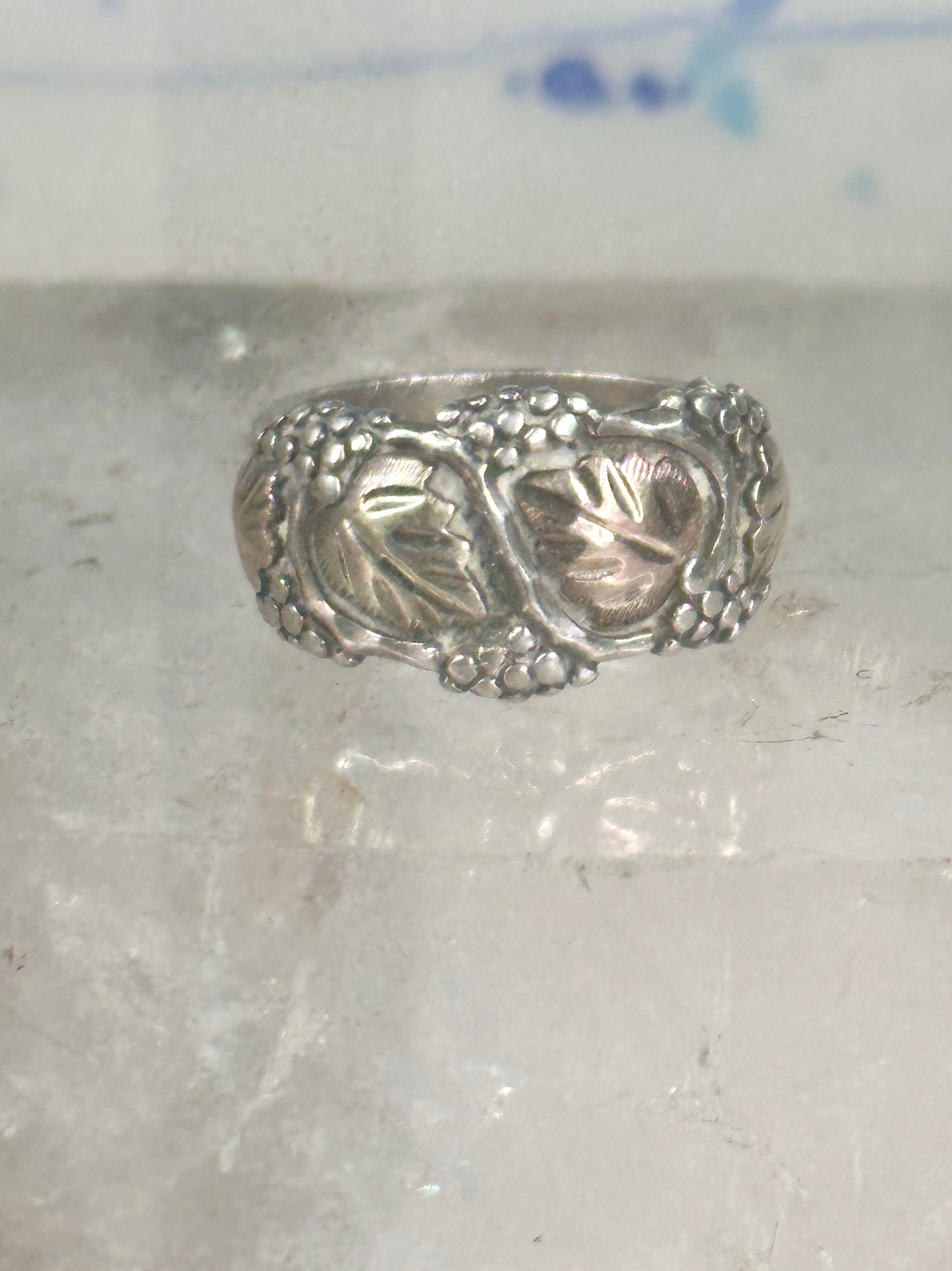Black Hills Gold ring leaves pinky band size 4.50 sterling silver women girls