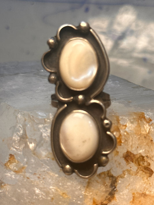 Vintage Navajo Sterling Silver Long Mother of Pearl Scalloped Beaded Ring - Size 5.7