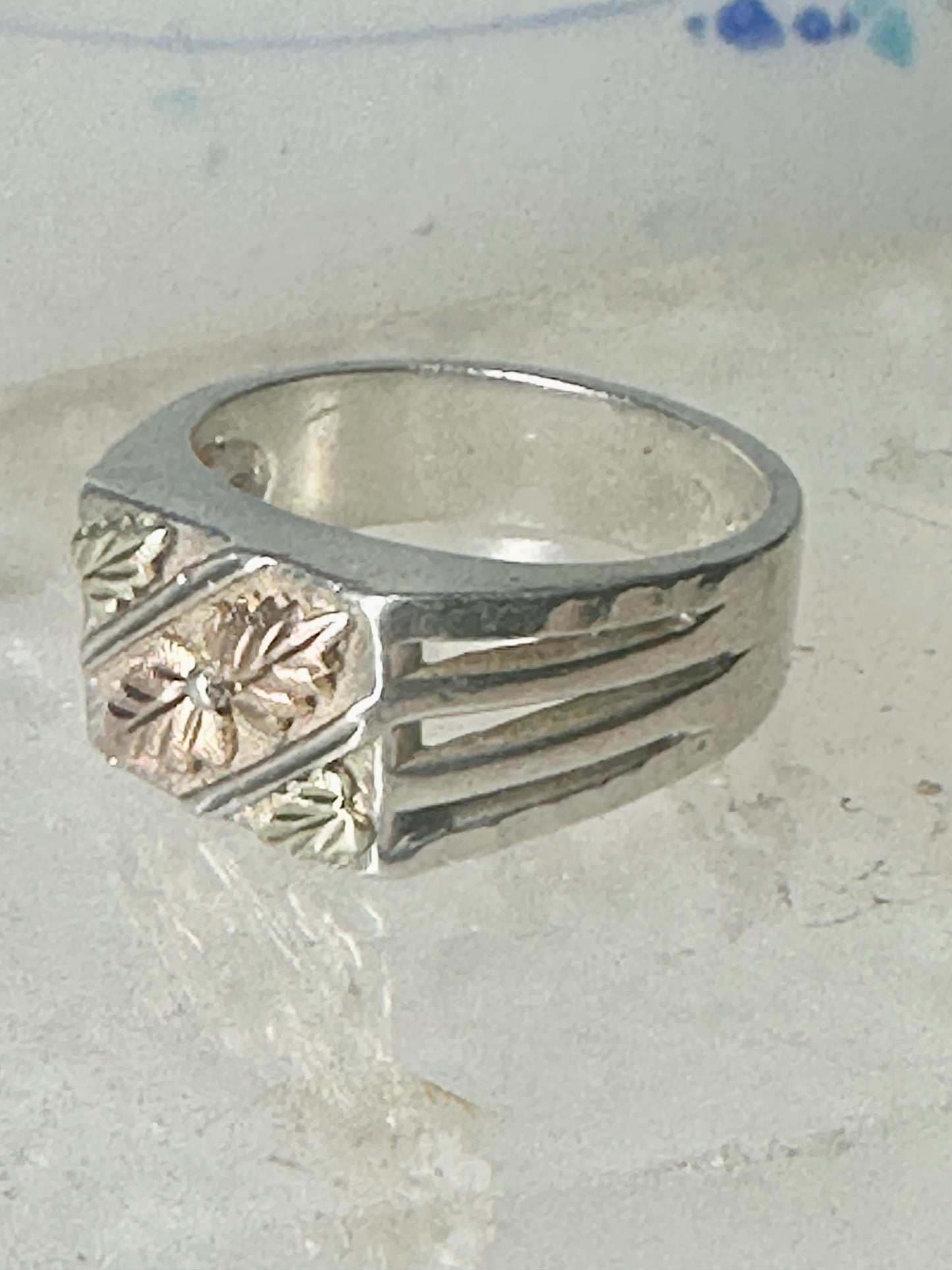 Black Hills Gold ring leaves band size 8.25 sterling silver detailed 10K women men