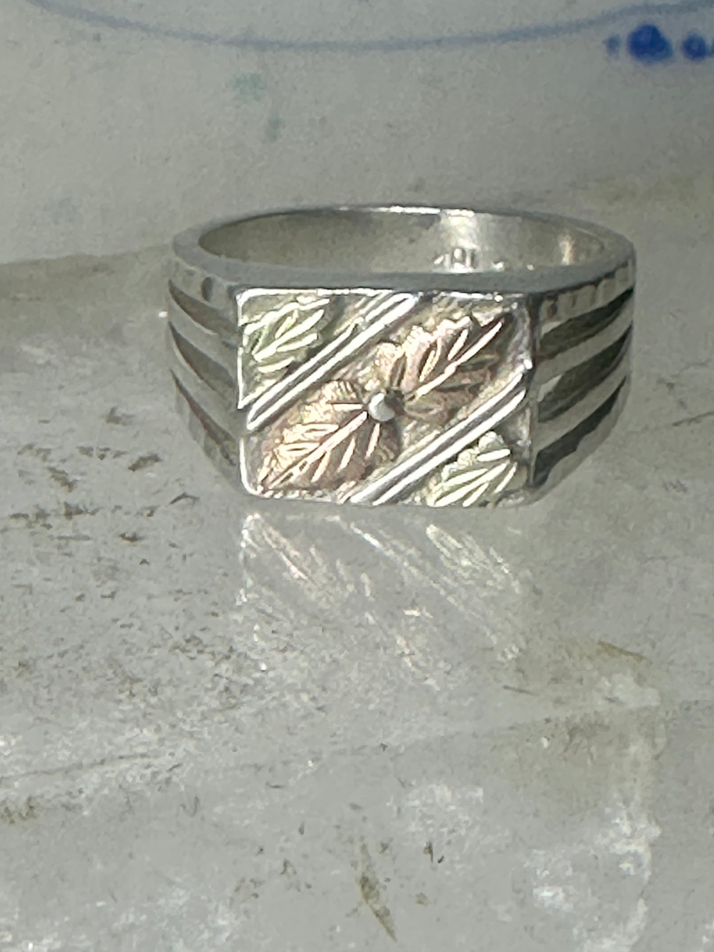 Black Hills Gold ring leaves band size 8.25 sterling silver detailed 10K women men