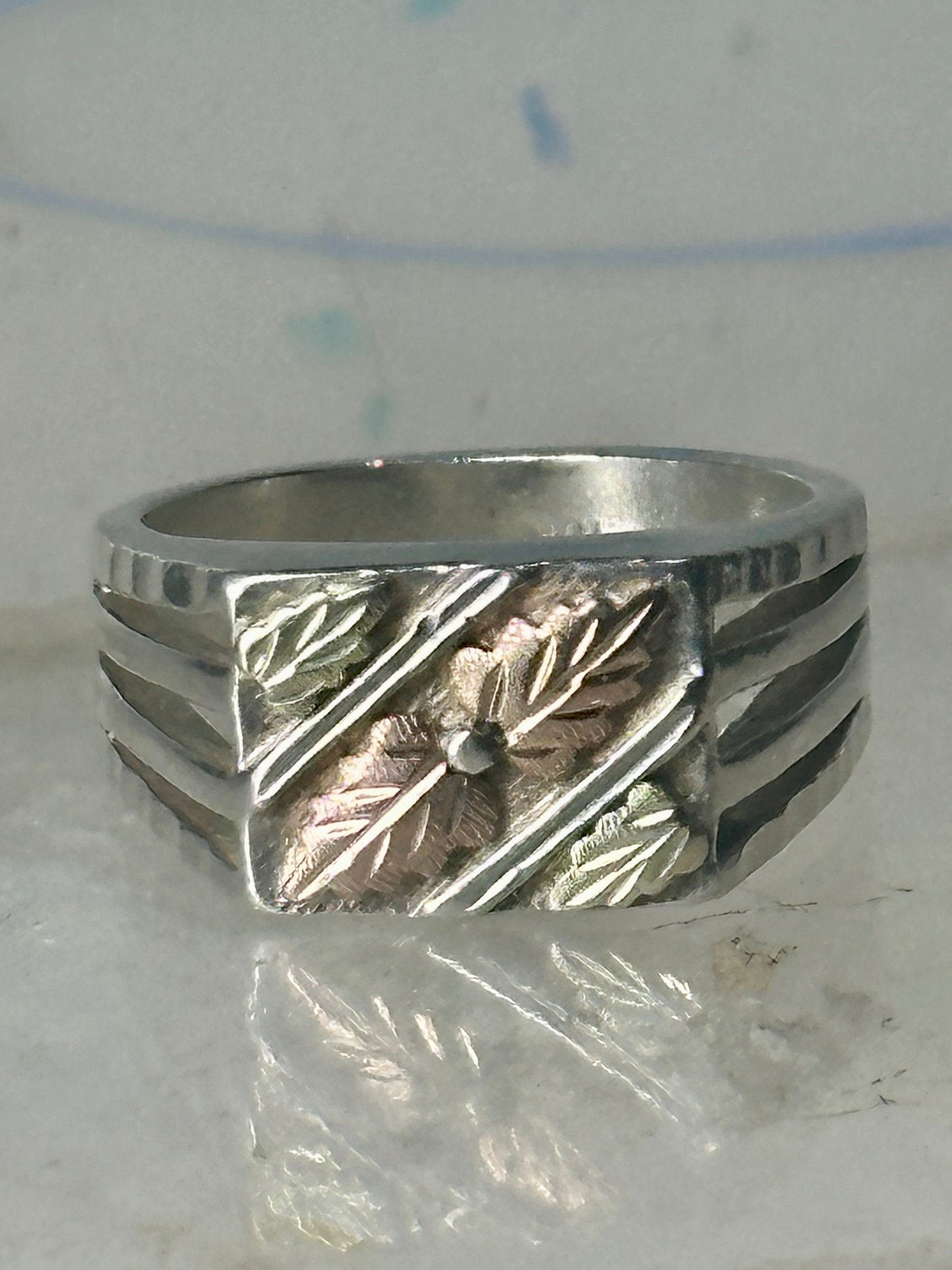 Black Hills Gold ring leaves band size 8.25 sterling silver detailed 10K women men