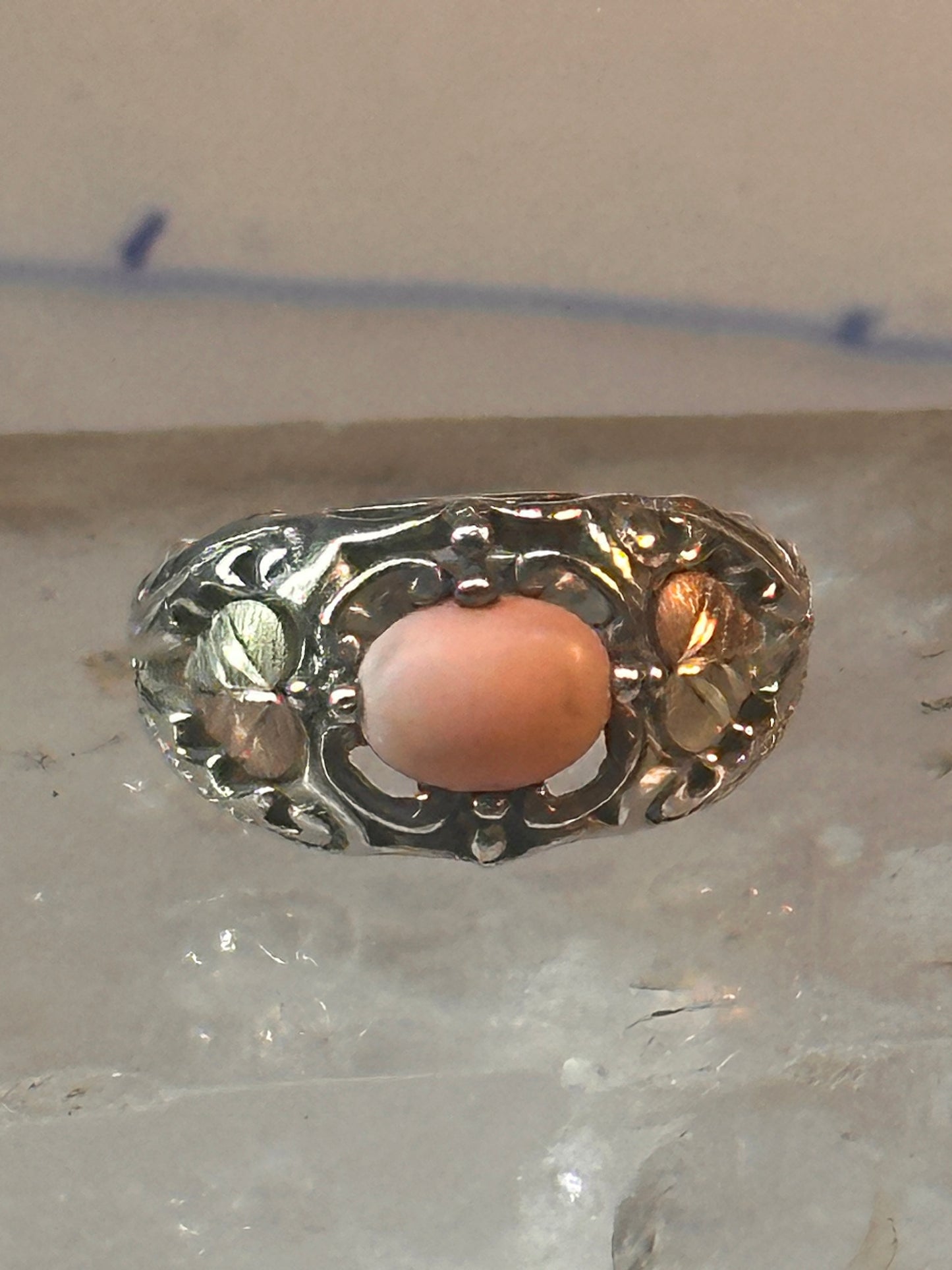 Black Hills Gold ring coral band leaves size 6 sterling silver women