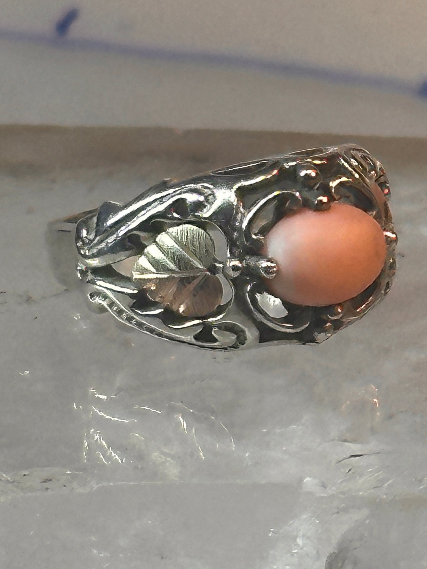 Black Hills Gold ring coral band leaves size 6 sterling silver women