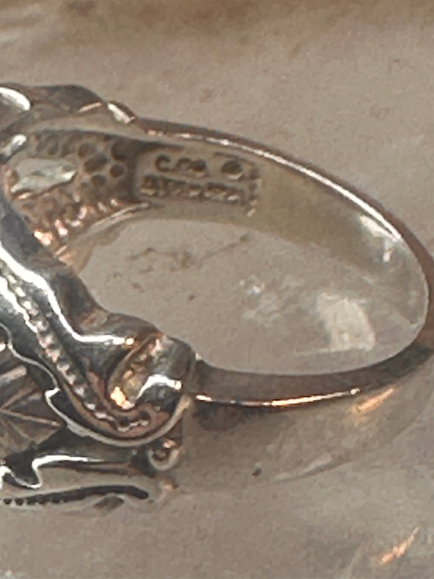 Black Hills Gold ring coral band leaves size 6 sterling silver women