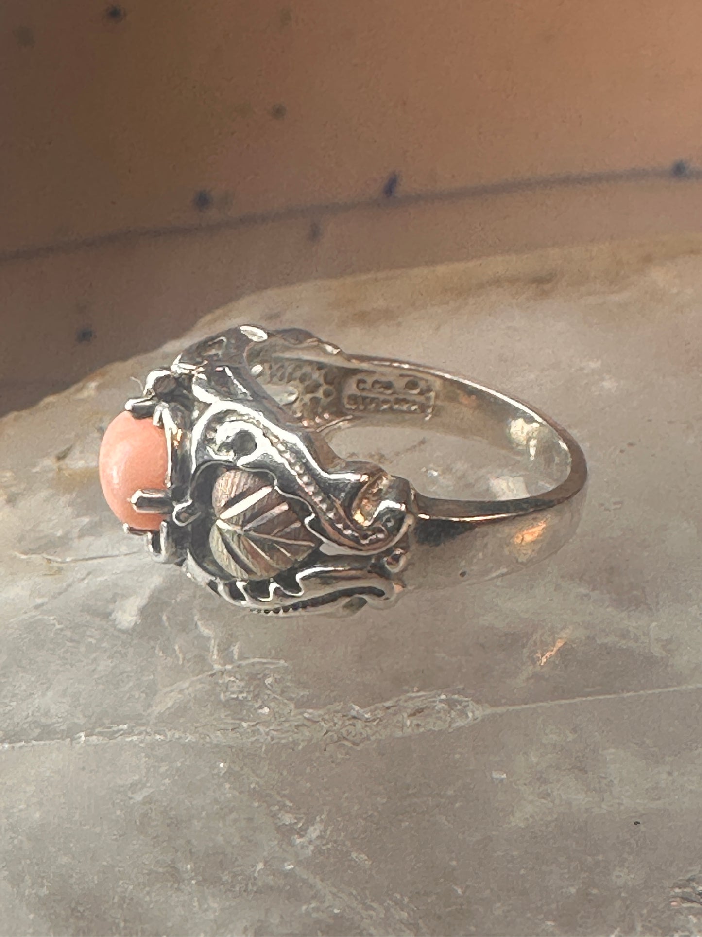 Black Hills Gold ring coral band leaves size 6 sterling silver women