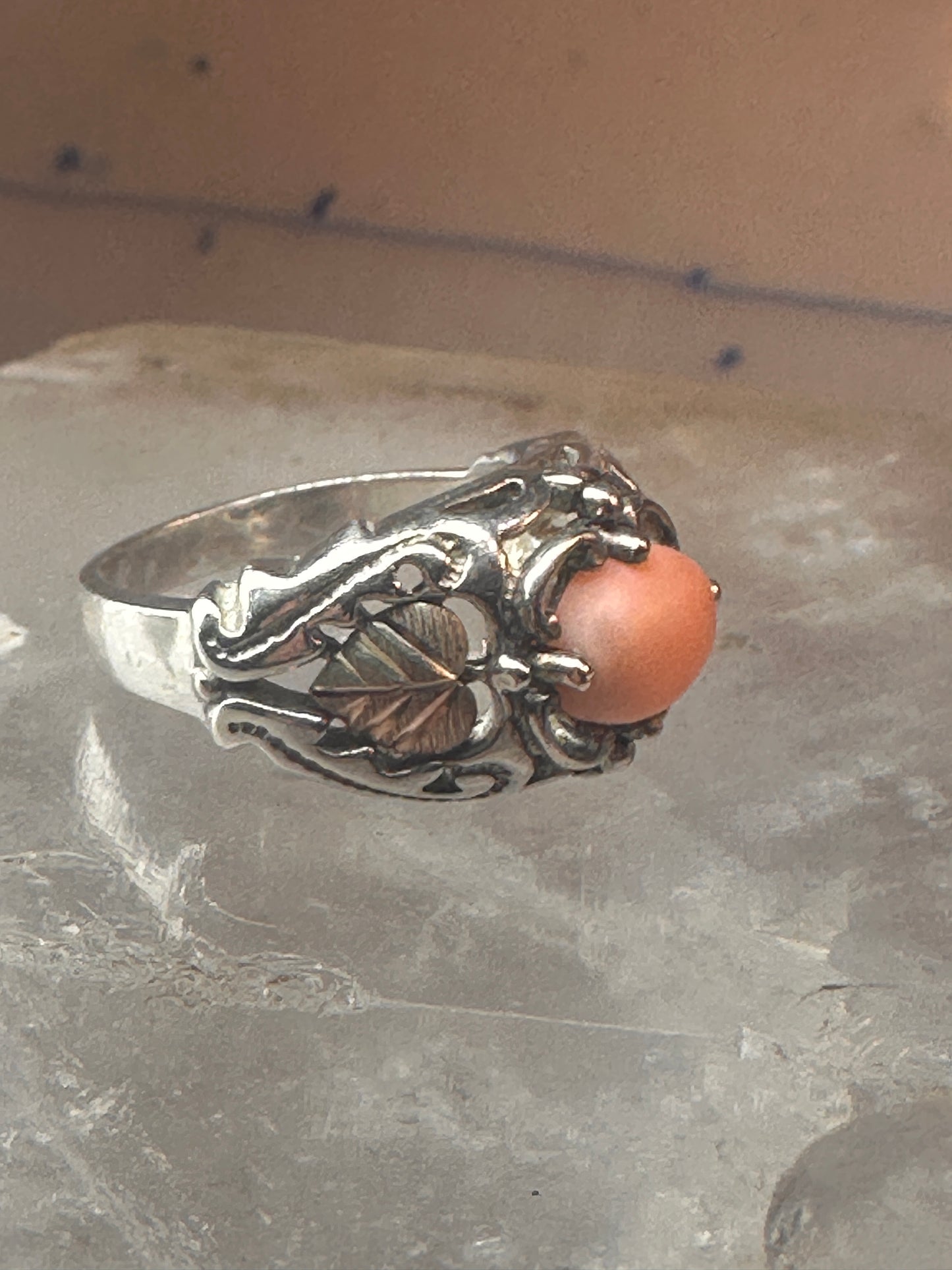 Black Hills Gold ring coral band leaves size 6 sterling silver women