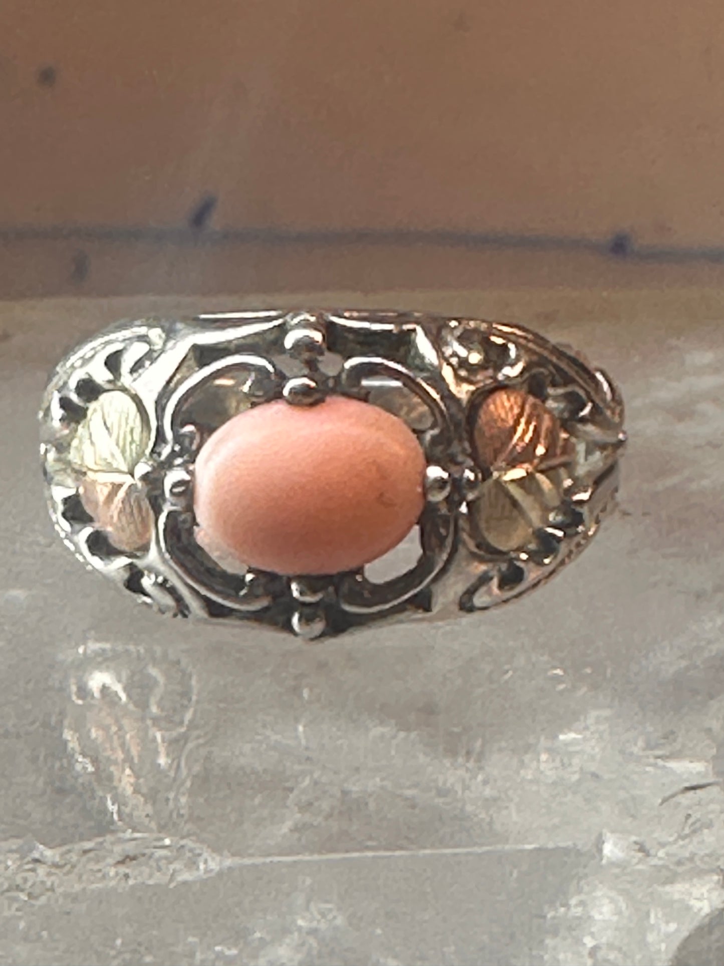 Black Hills Gold ring coral band leaves size 6 sterling silver women