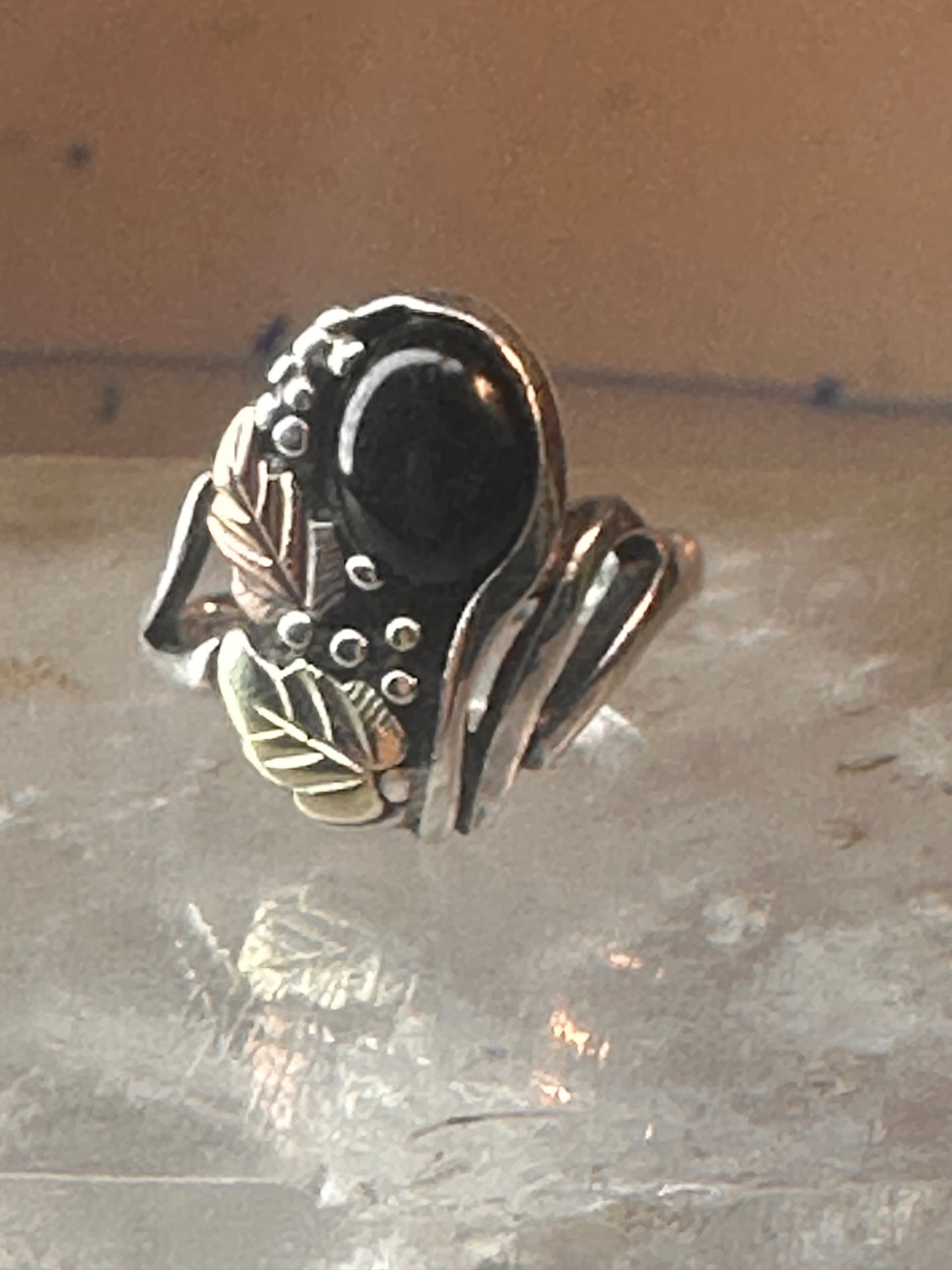 Black Hills Gold ring onyx band leaves size 3 sterling silver women