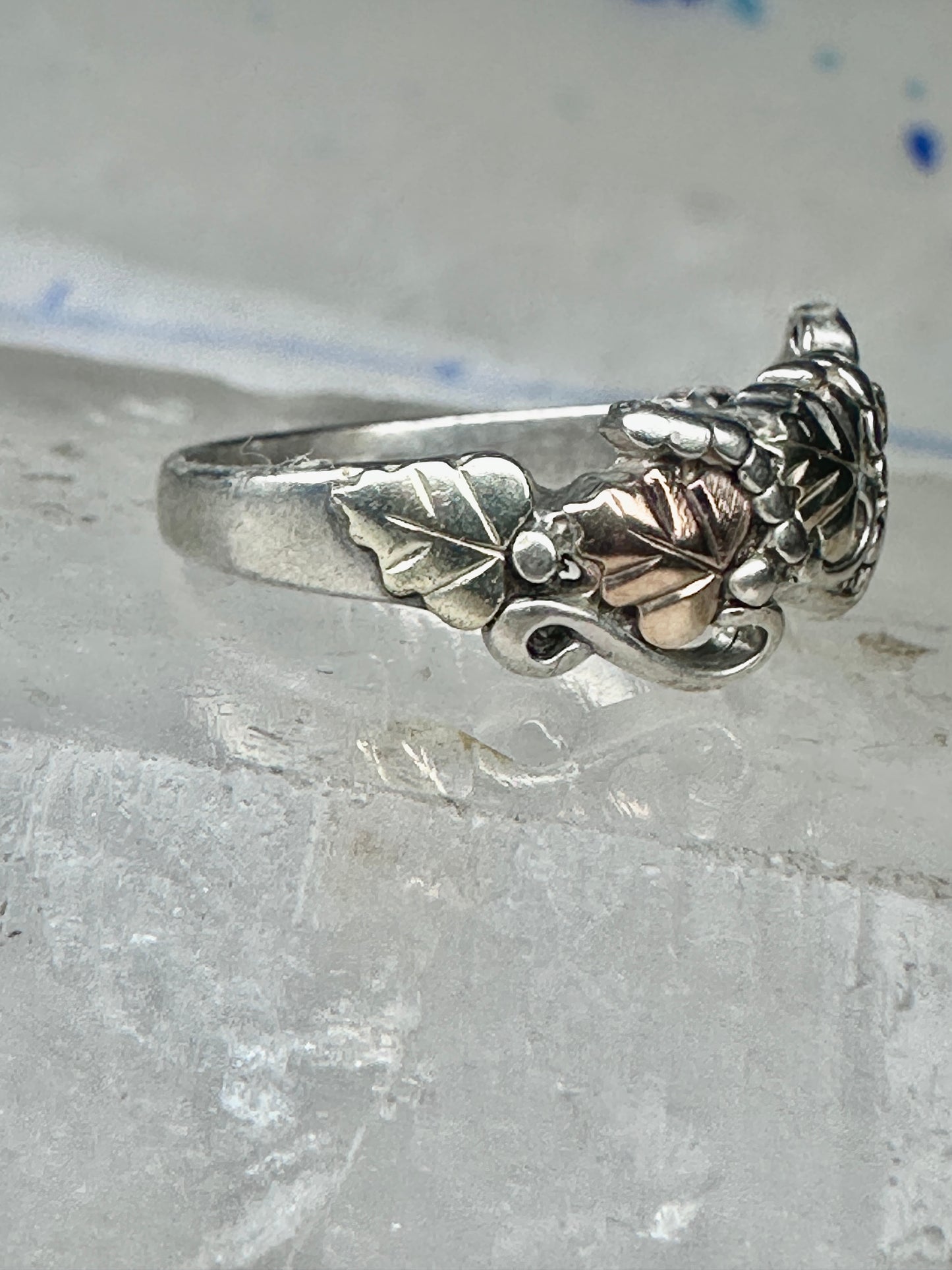 Black Hills Gold ring wedding band leaves size 8.25 sterling silver women men