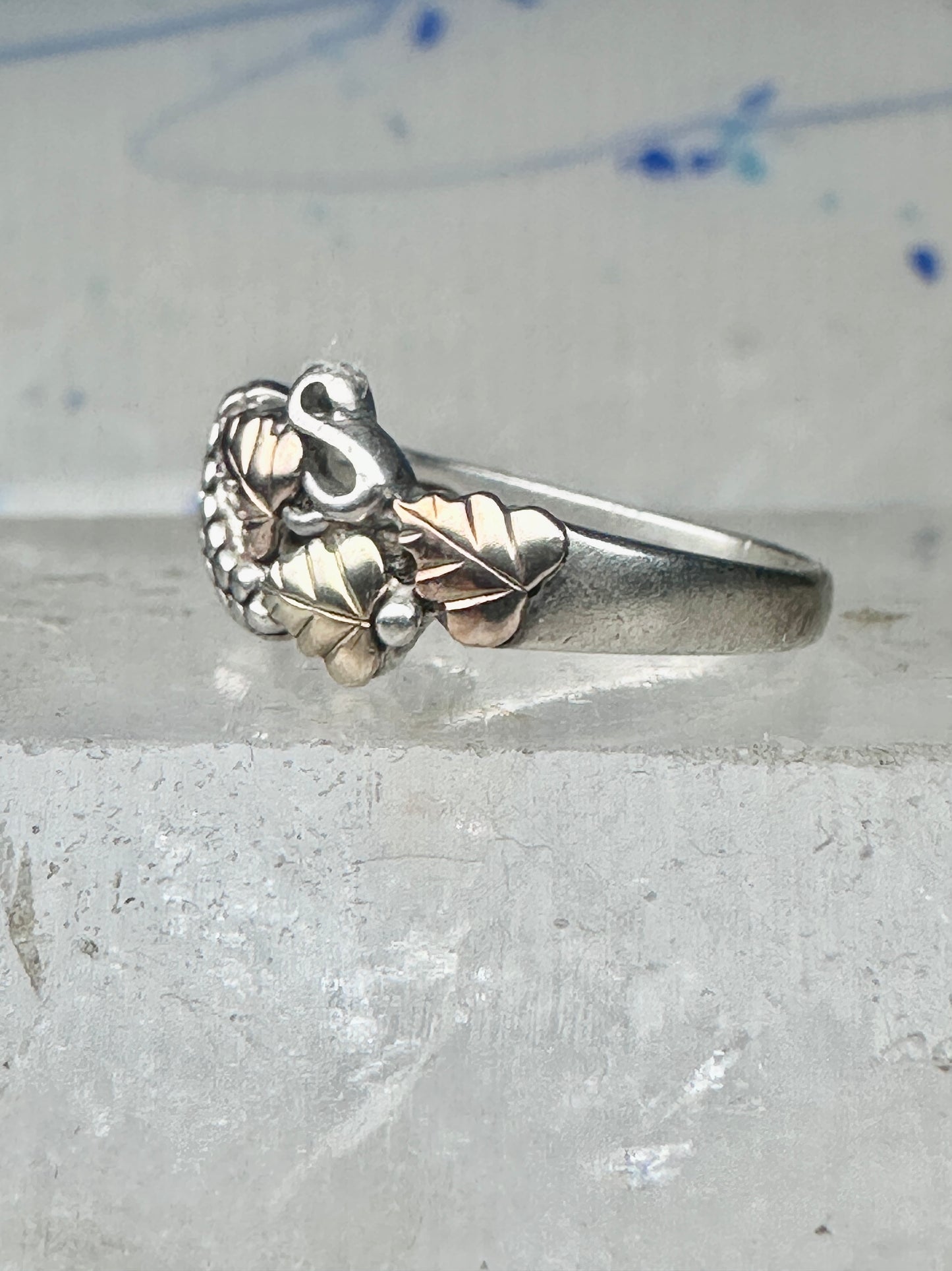 Black Hills Gold ring wedding band leaves size 8.25 sterling silver women men