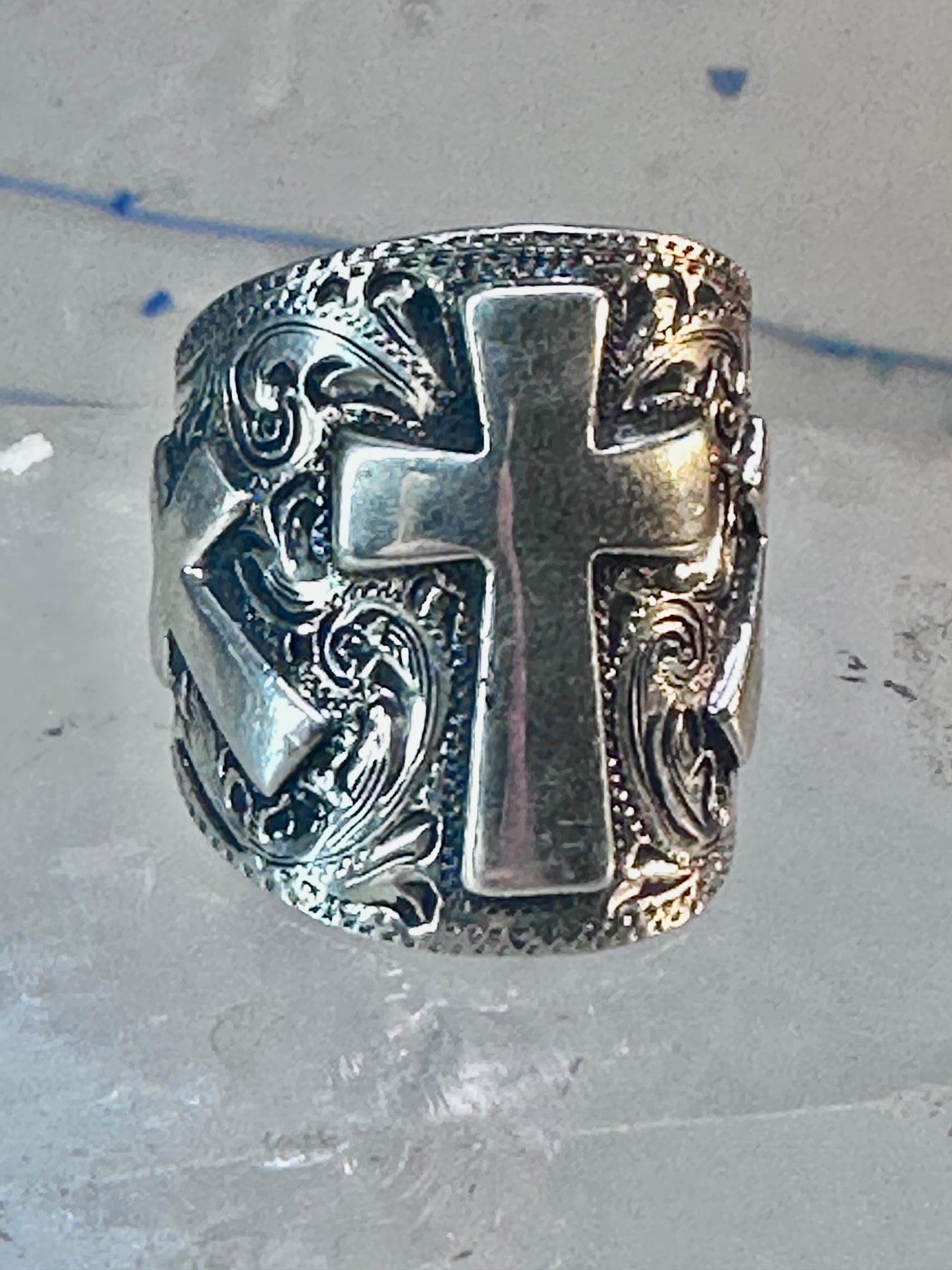 Cross ring cigar band knuckle religious sterling silver size 7.50 women