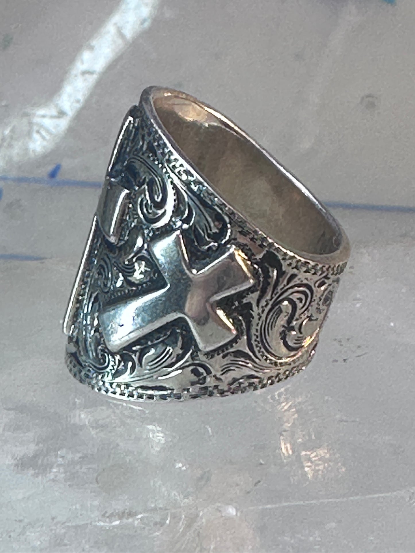 Cross ring cigar band knuckle religious sterling silver size 7.50 women