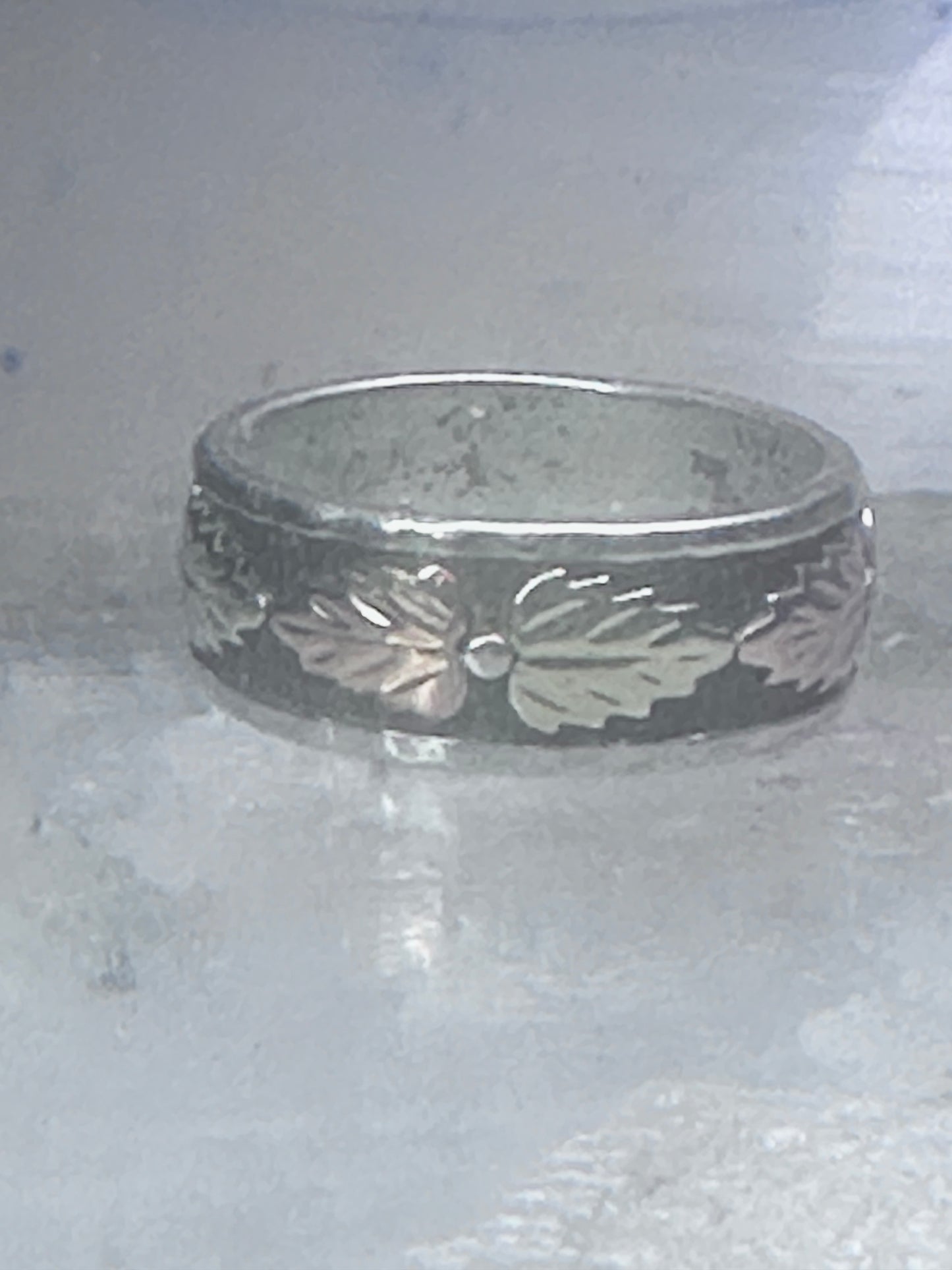 Black Hills Gold Ring wedding leaves band size 5.25 sterling silver women pinky