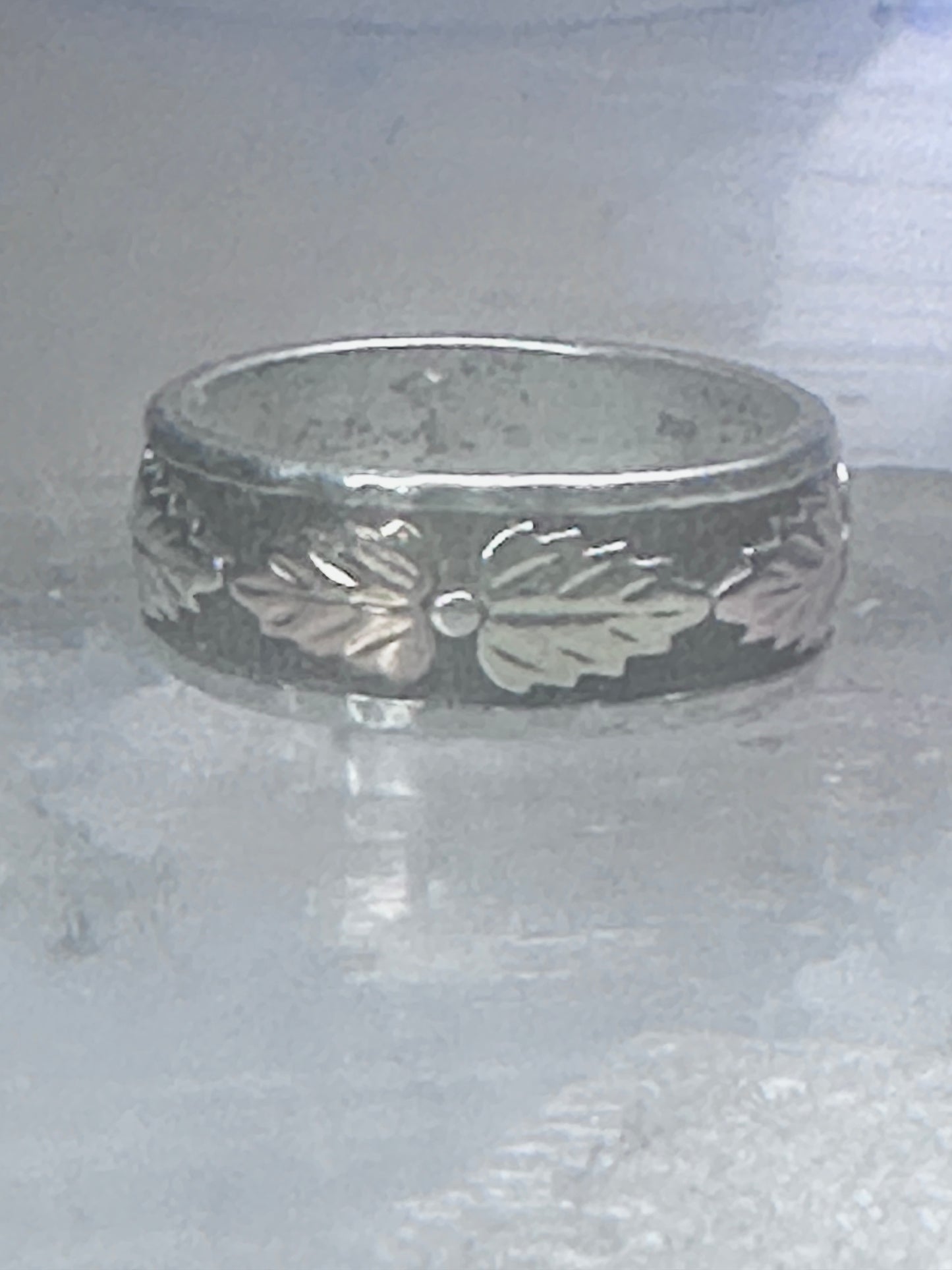 Black Hills Gold Ring wedding leaves band size 5.25 sterling silver women pinky