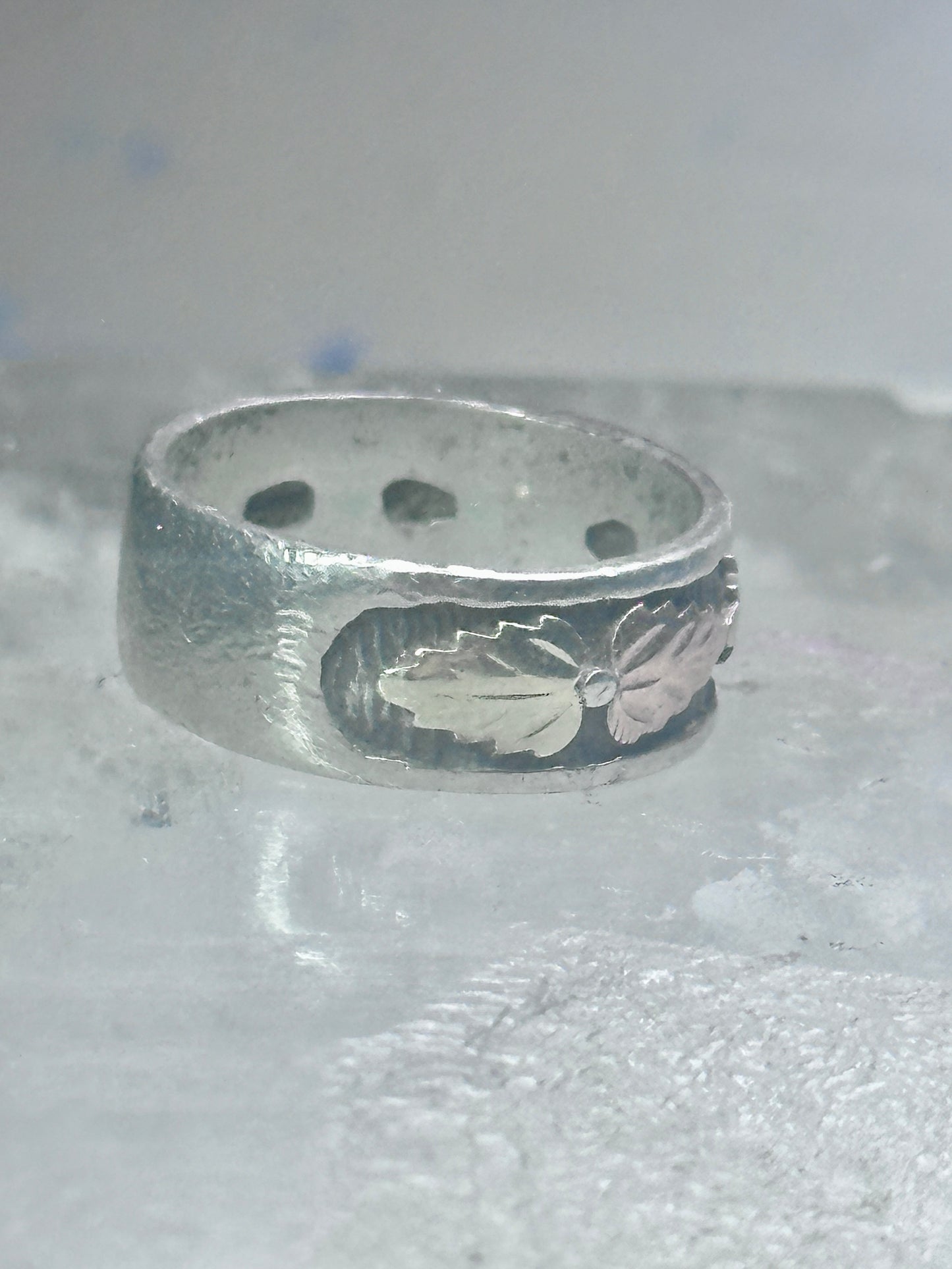 Black Hills Gold Ring wedding leaves band size 5.25 sterling silver women pinky