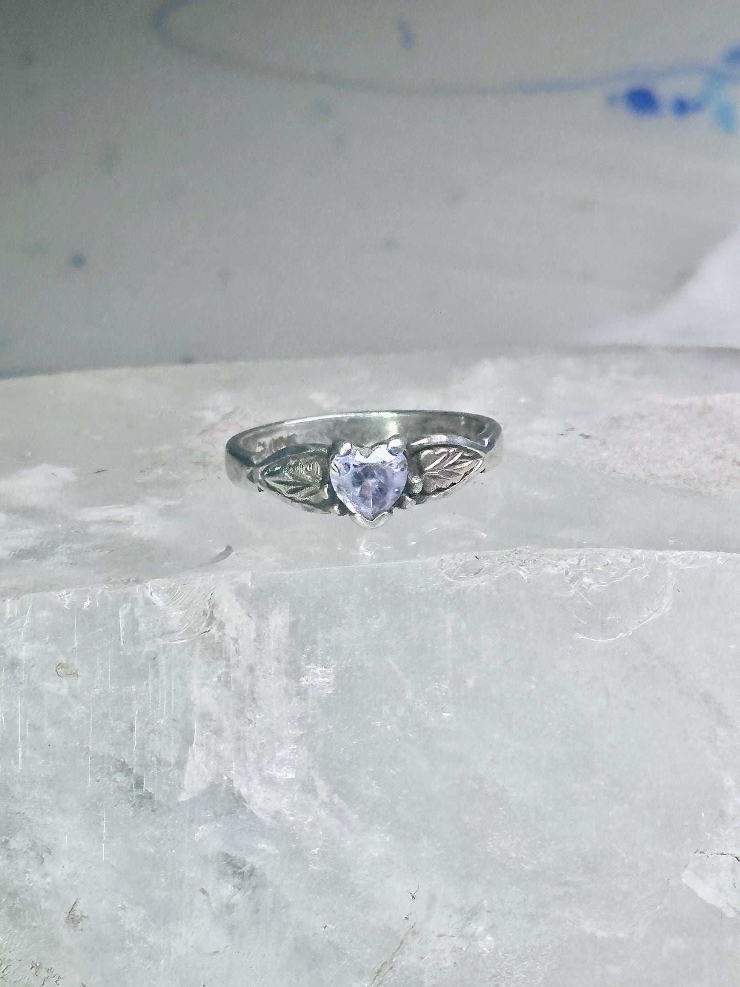 Black Hills Gold Ring leaves slender valentine heart love band size 5 sterling silver women pinky