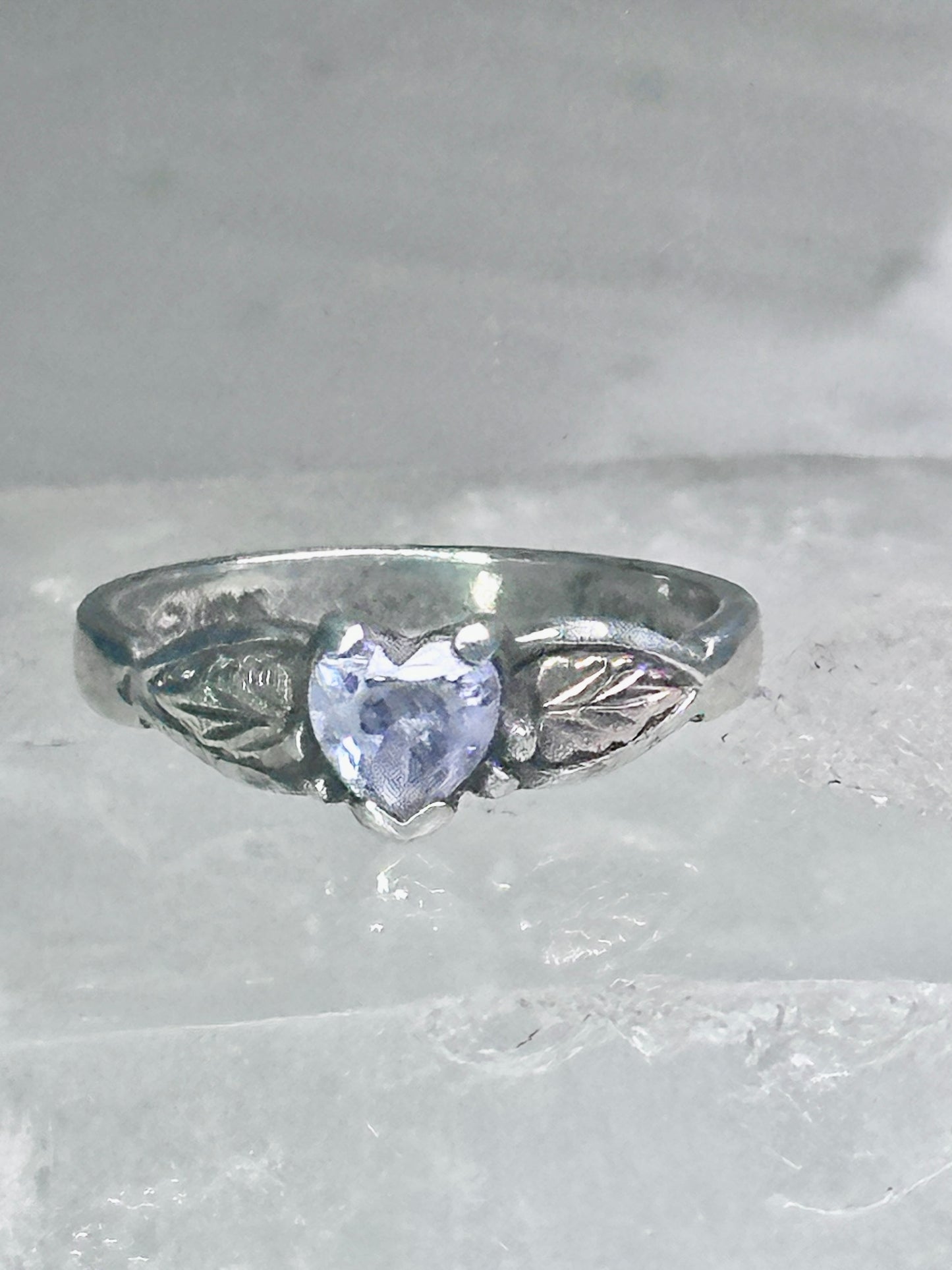 Black Hills Gold Ring leaves slender valentine heart love band size 5 sterling silver women pinky